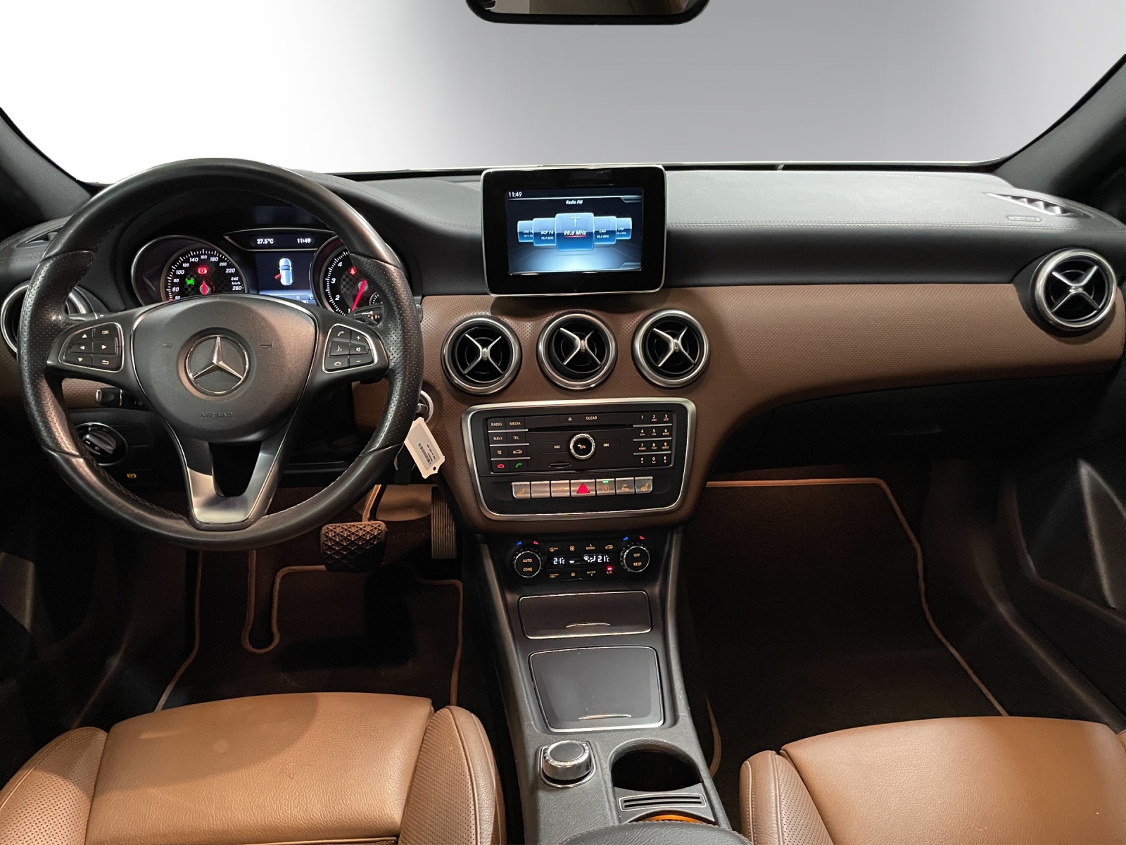 MERCEDES-BENZ A 220 4Matic 7G-DCT-image-11