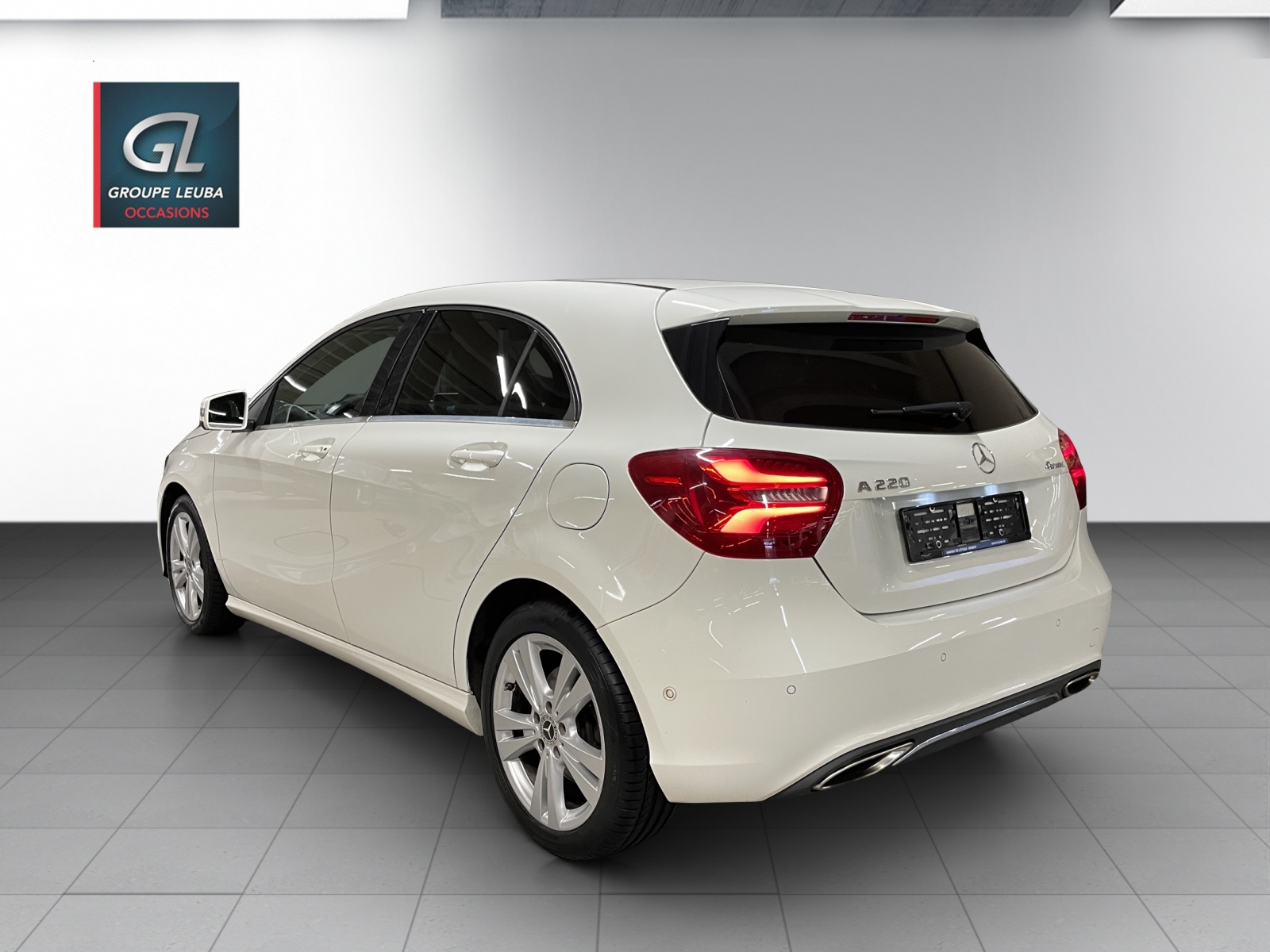 MERCEDES-BENZ A 220 4Matic 7G-DCT-image-3