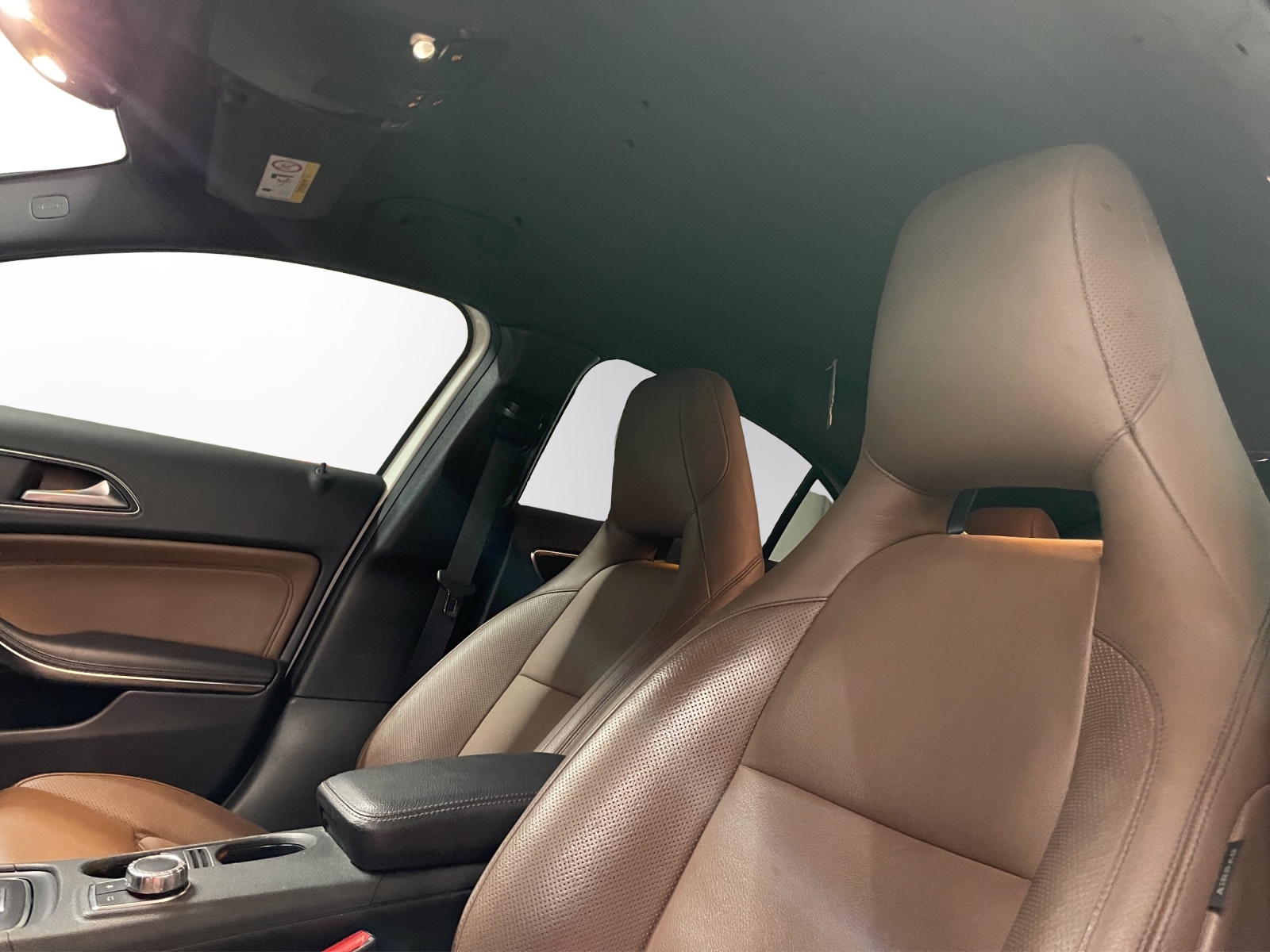 MERCEDES-BENZ A 220 4Matic 7G-DCT-image-9