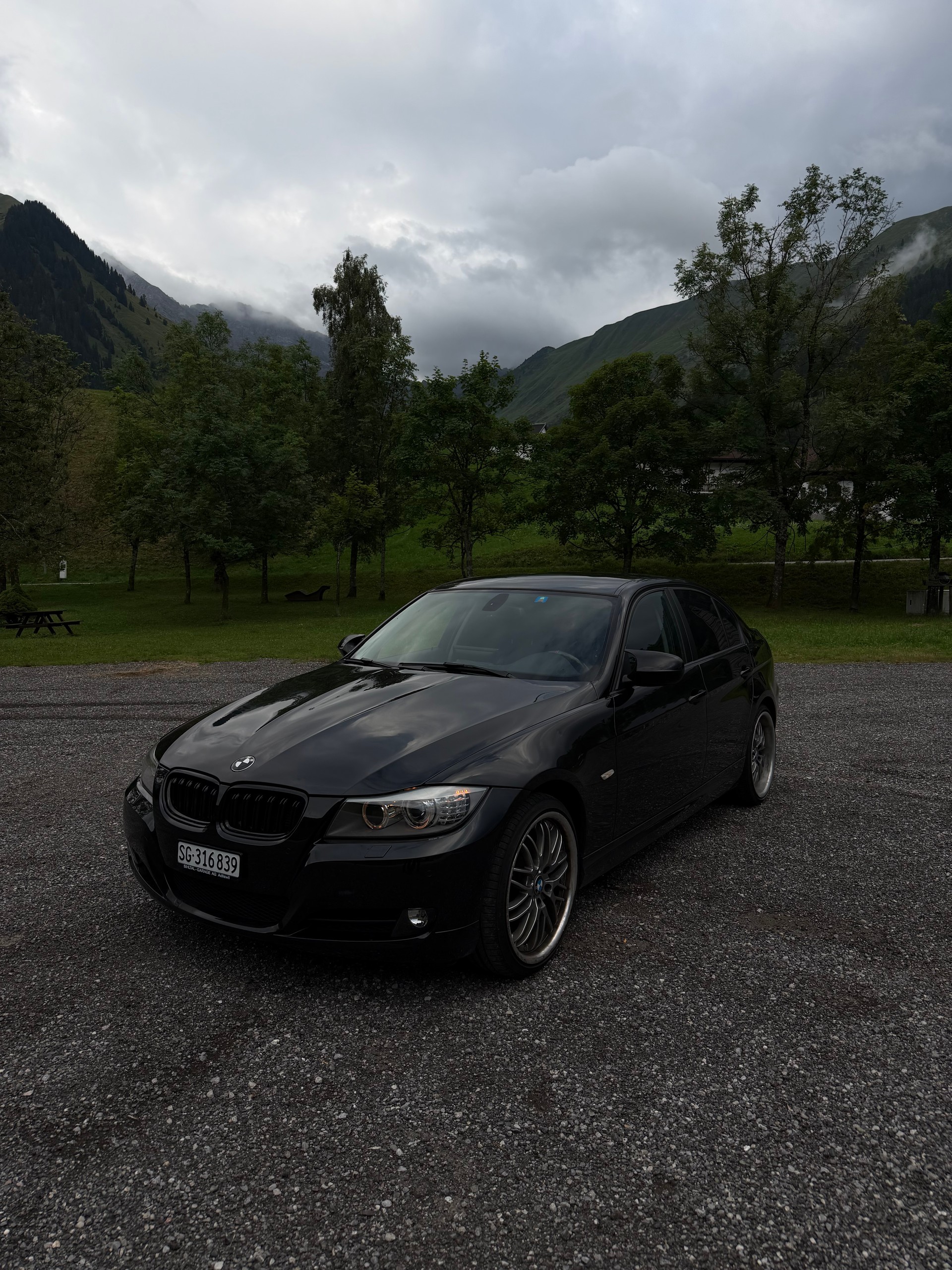 BMW 318 i-image-1