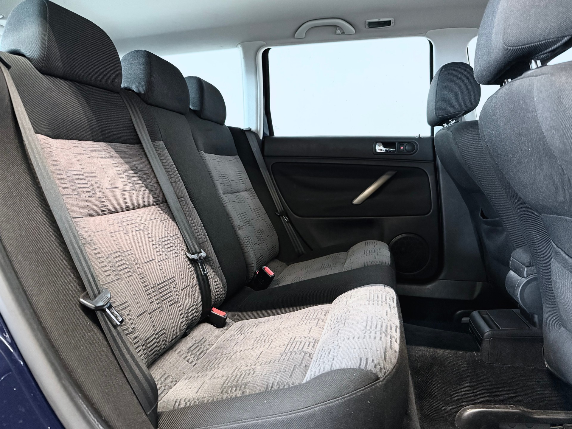 VW Passat Variant 2.3 VR5 | SELTENER 5-ZYLINDER | ALLRAD | MANUELL | 8-FACH BEREIFUNG-image-16