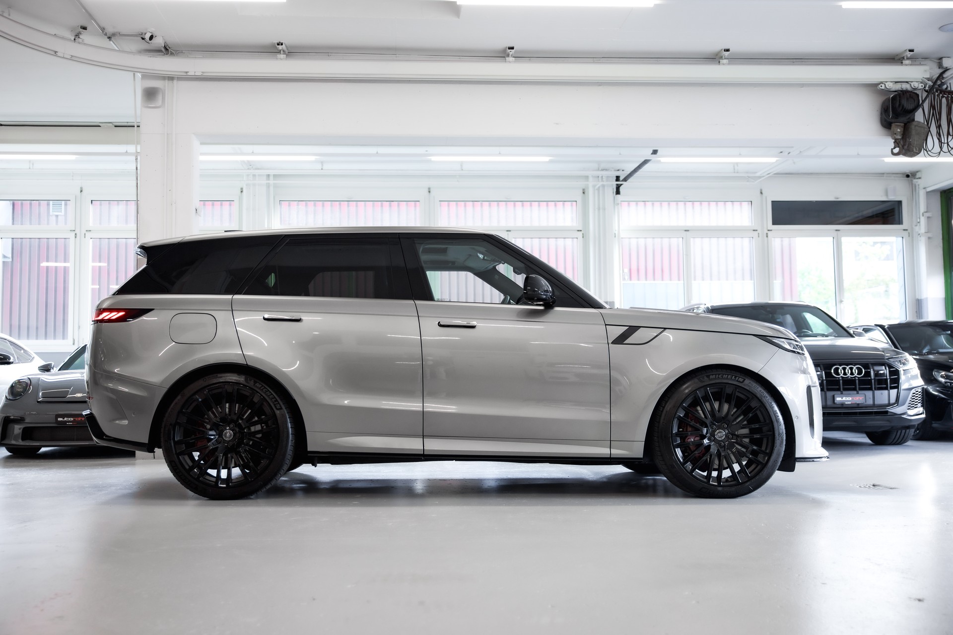LAND ROVER Range Rover Sport P635 4.4 V8 SV Edition One Carbon-image-3