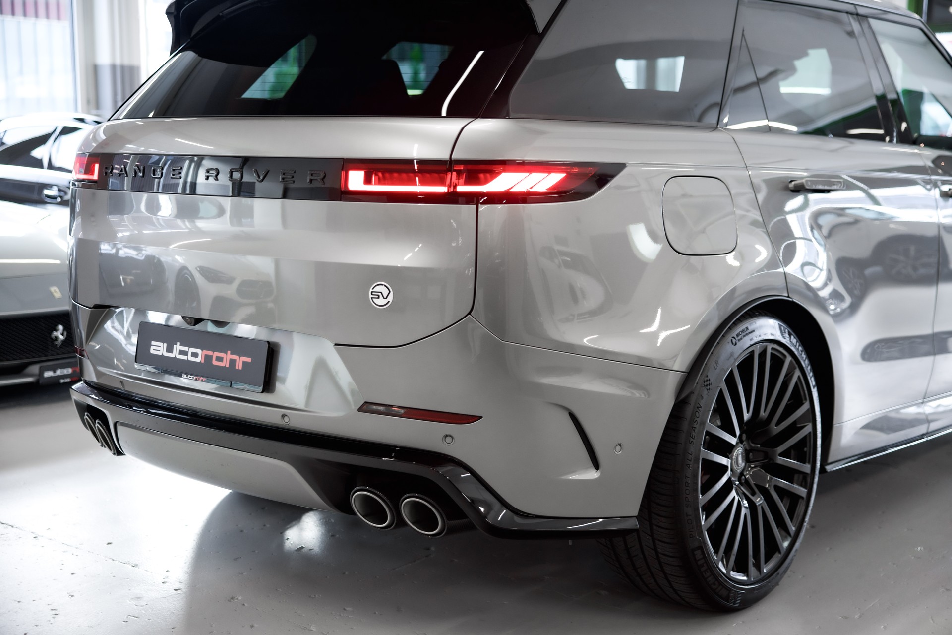 LAND ROVER Range Rover Sport P635 4.4 V8 SV Edition One Carbon-image-14