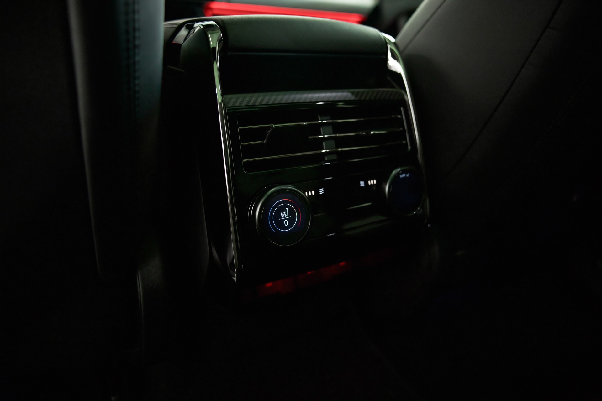 LAND ROVER Range Rover Sport P635 4.4 V8 SV Edition One Carbon-image-27