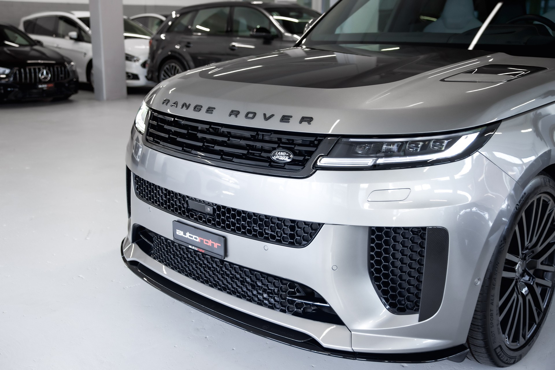 LAND ROVER Range Rover Sport P635 4.4 V8 SV Edition One Carbon-image-9