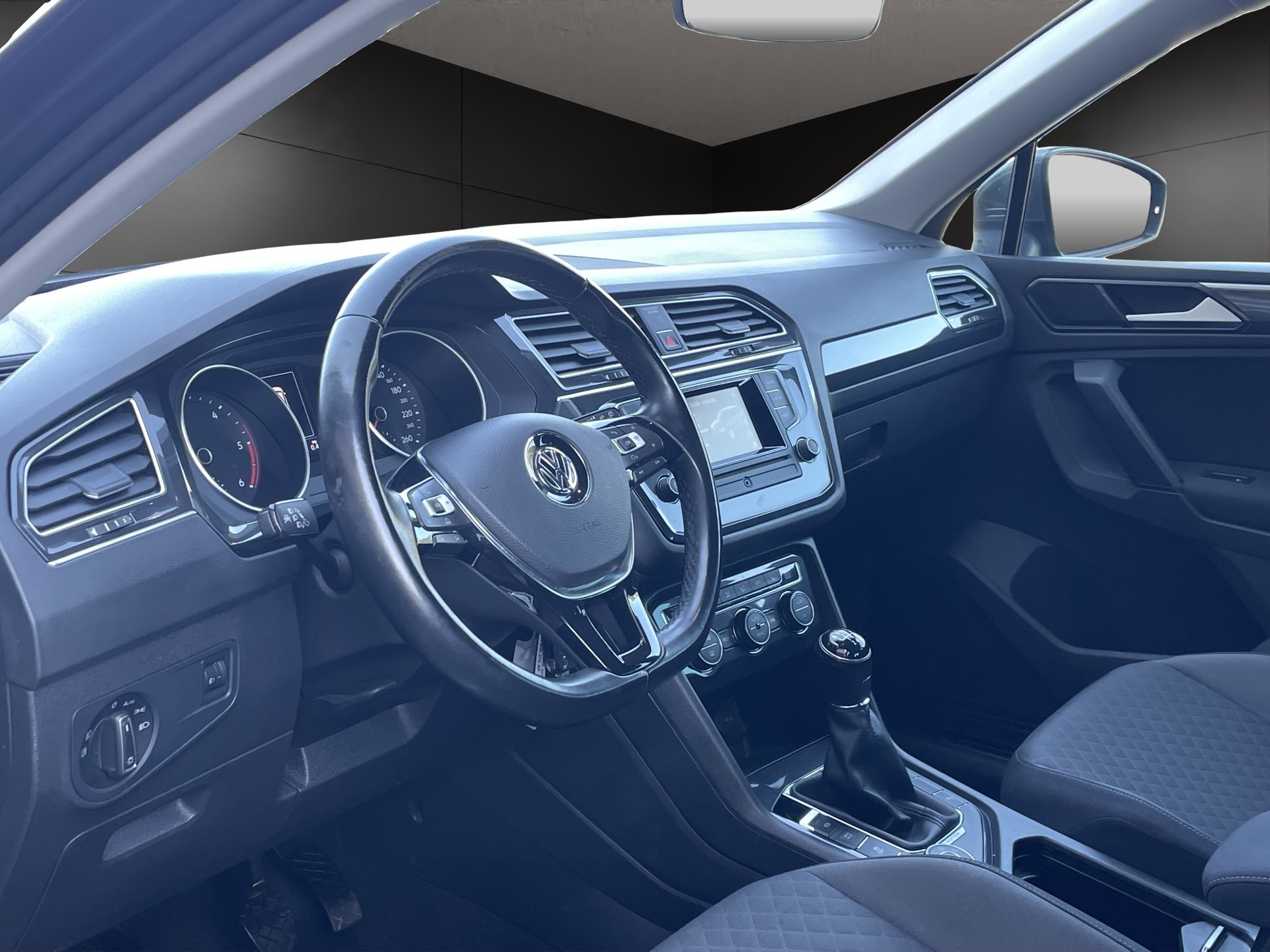 VW Tiguan 2.0 TDI SCR Comfortline 4Motion-image-7