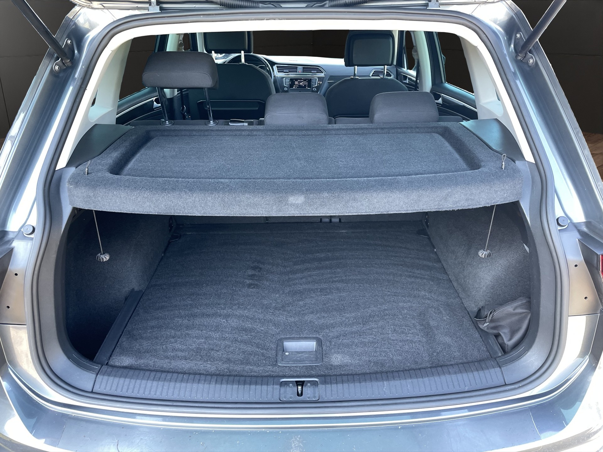 VW Tiguan 2.0 TDI SCR Comfortline 4Motion-image-6