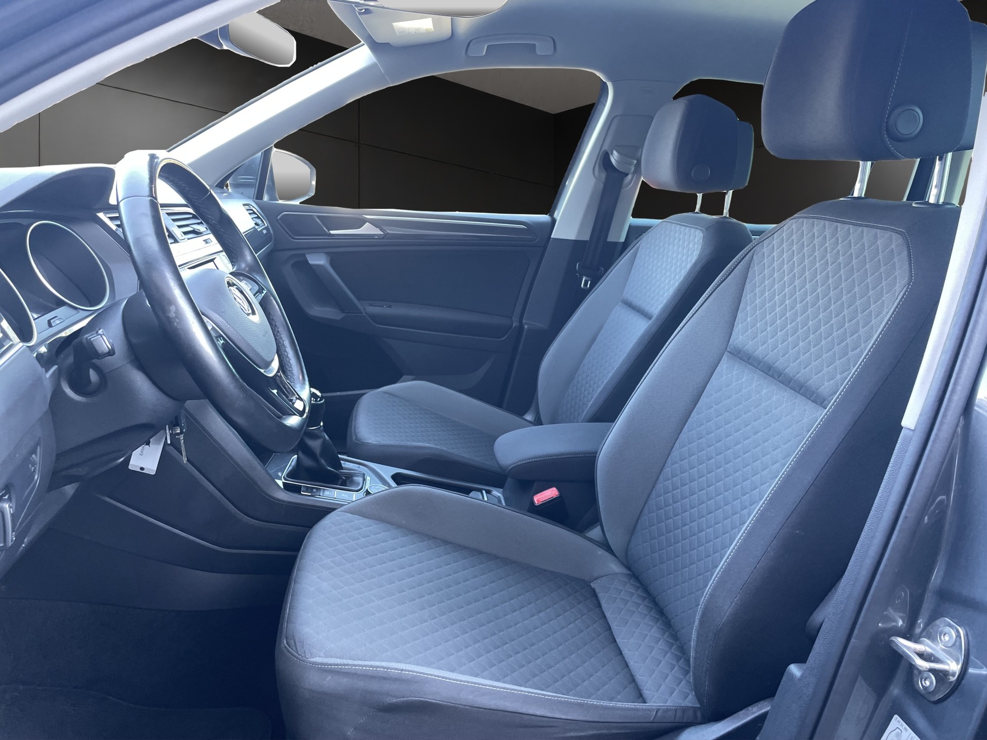 VW Tiguan 2.0 TDI SCR Comfortline 4Motion-image-8