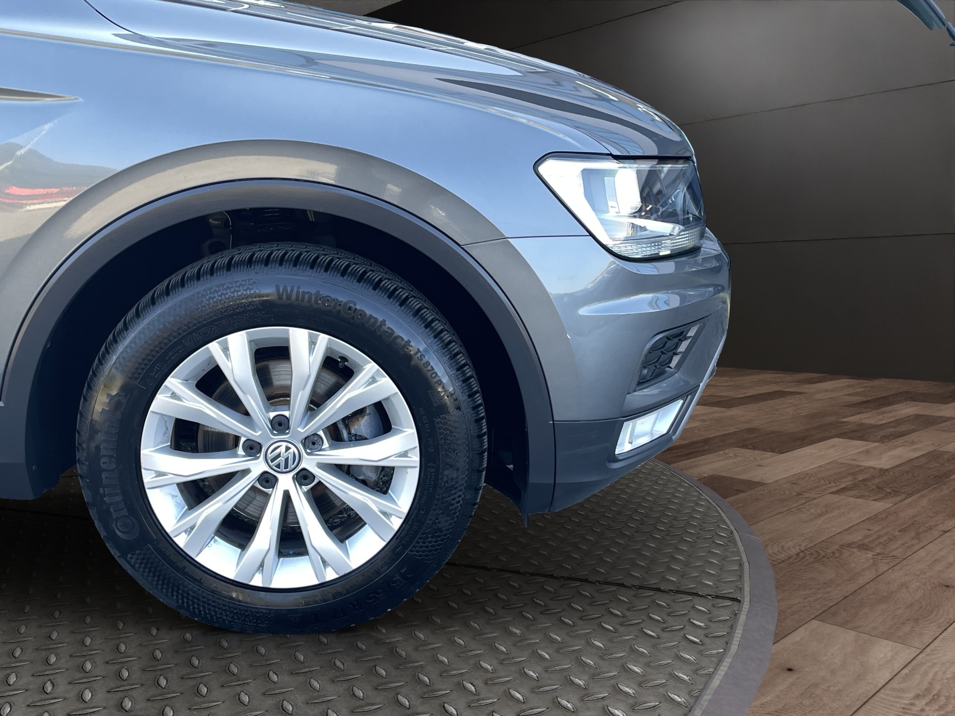 VW Tiguan 2.0 TDI SCR Comfortline 4Motion-image-3