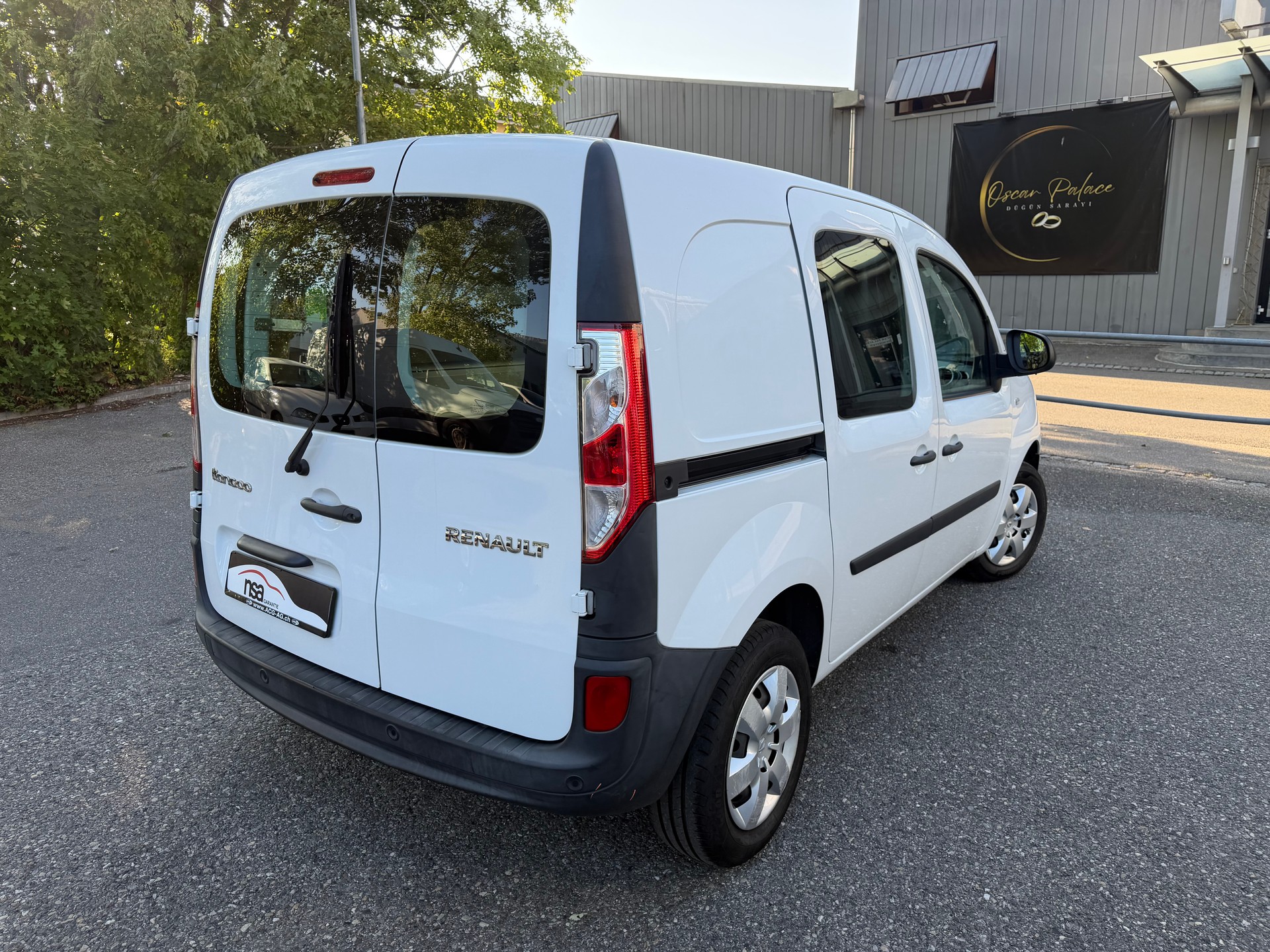RENAULT Kangoo Medium dCi 90 ENERGY Business ** 3-Plätzer * Klimaanlage ** Tempomat ** PDC Hinten ** Frisch Ab MFK-image-4