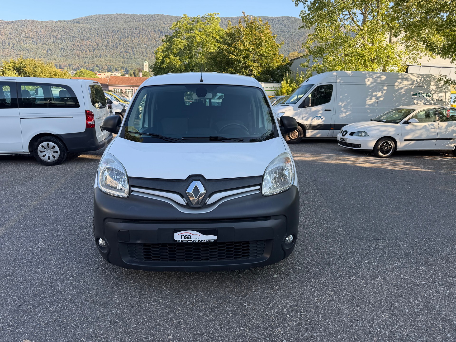 RENAULT Kangoo Medium dCi 90 ENERGY Business ** 3-Plätzer * Klimaanlage ** Tempomat ** PDC Hinten ** Frisch Ab MFK-image-1