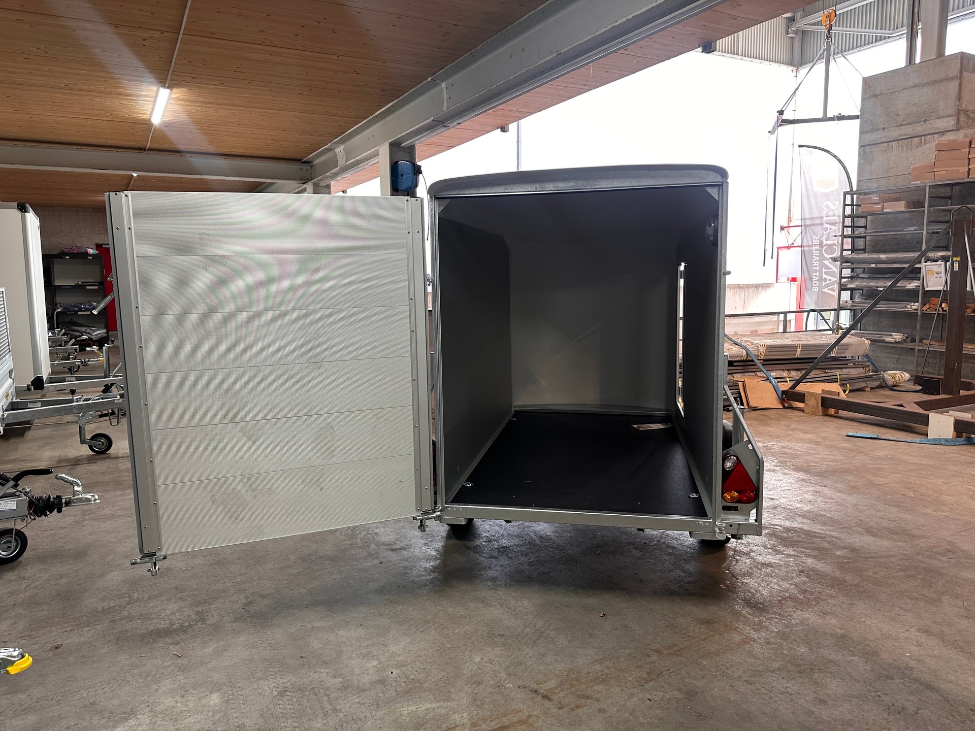 CHEVAL LIBERTE Roadster 255-image-2