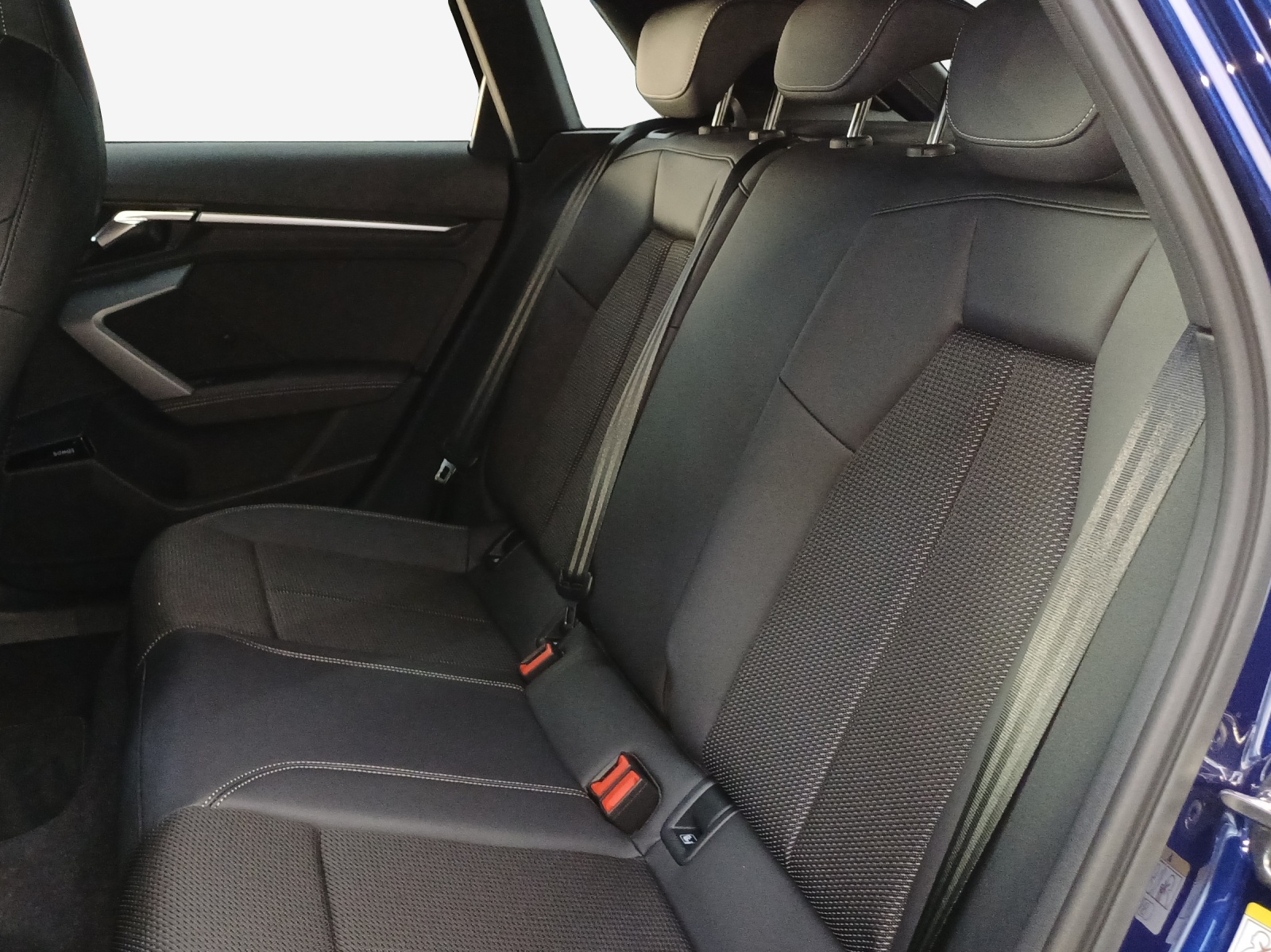 AUDI A3 Sportback TFSI e 200 kW S line Attraction S tronic-image-11