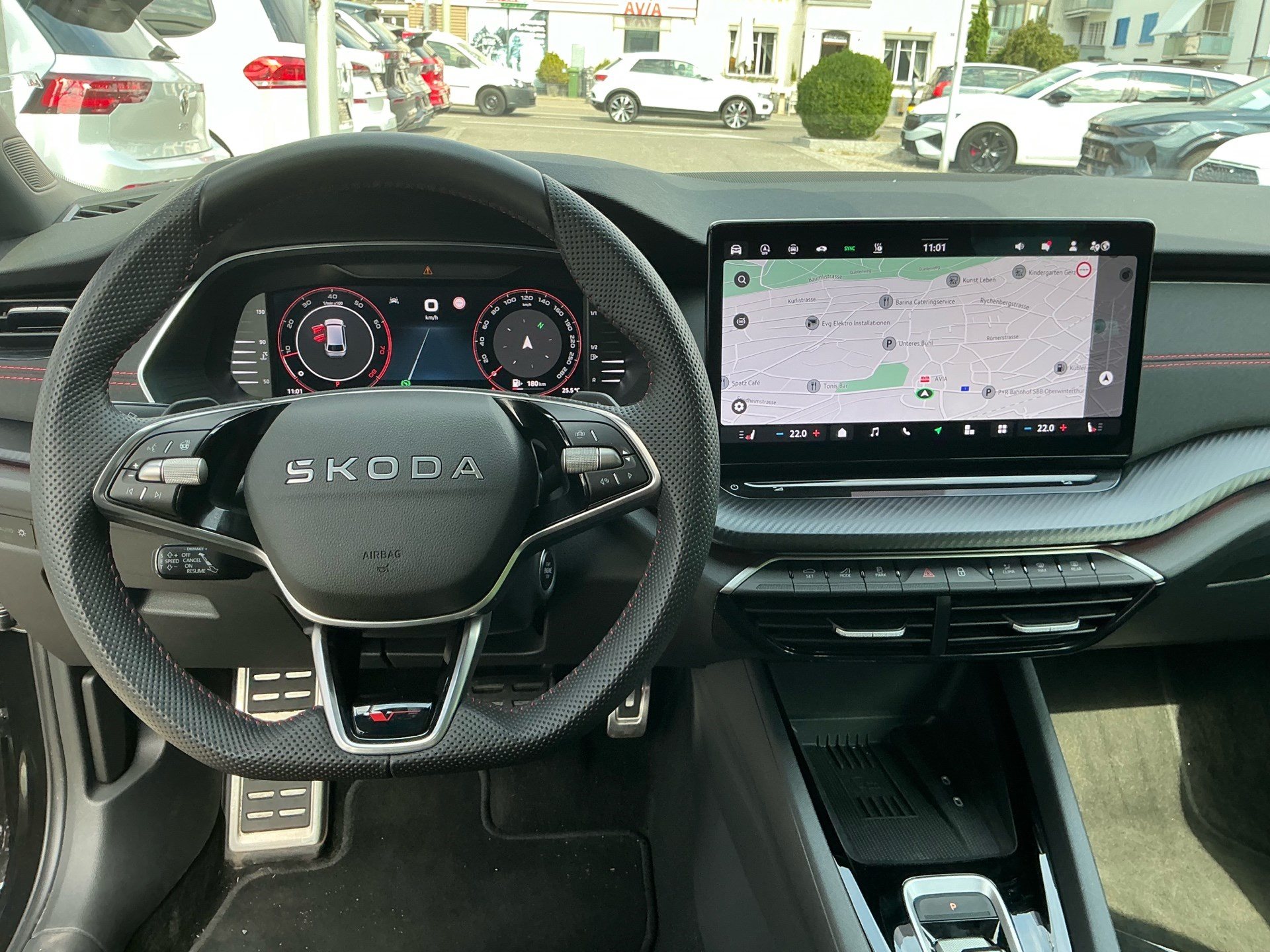 SKODA Octavia Combi 2.0 TSI 265 PS RS ***PANORAMASCHIEBEDACH, ANHÄNGERKUPPLUNG & STANDHEIZUNG***-image-9