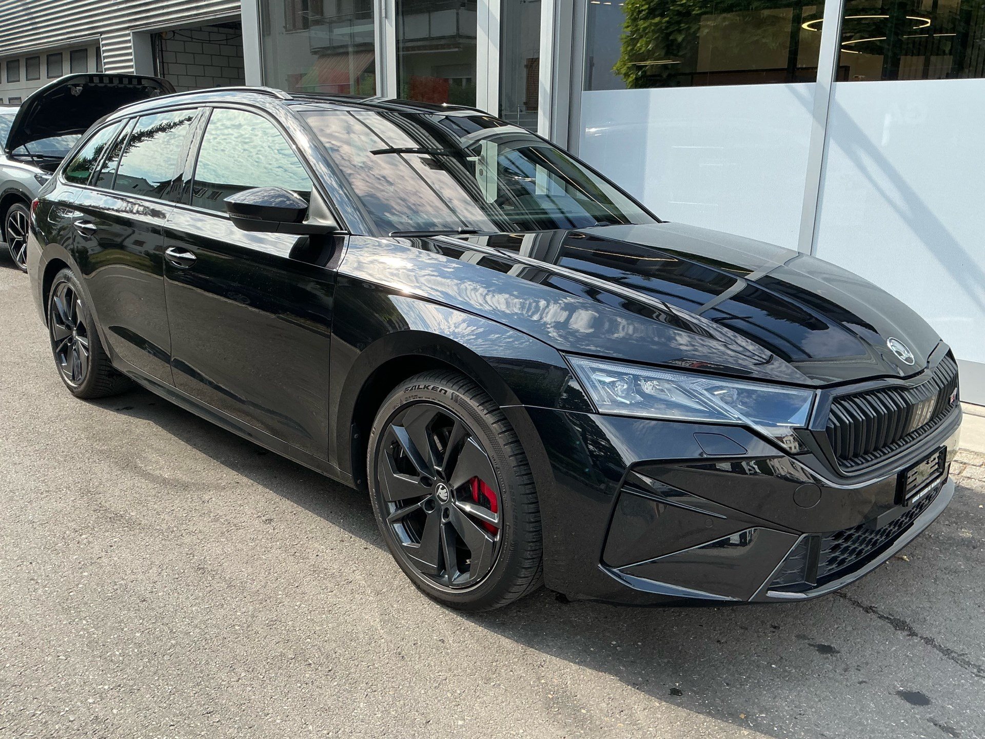SKODA Octavia Combi 2.0 TSI 265 PS RS ***PANORAMASCHIEBEDACH, ANHÄNGERKUPPLUNG & STANDHEIZUNG***-image-2