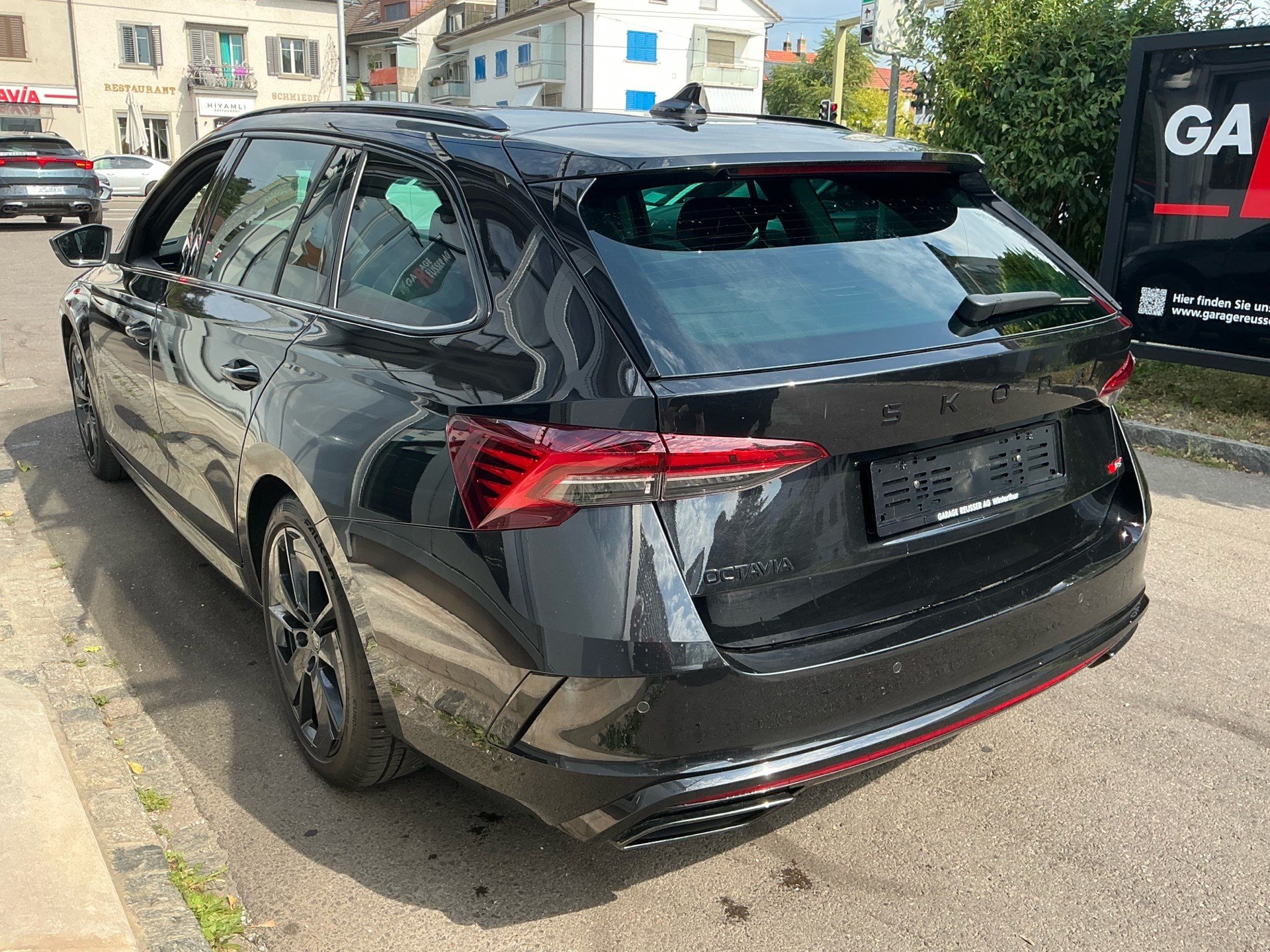 SKODA Octavia Combi 2.0 TSI 265 PS RS ***PANORAMASCHIEBEDACH, ANHÄNGERKUPPLUNG & STANDHEIZUNG***-image-5