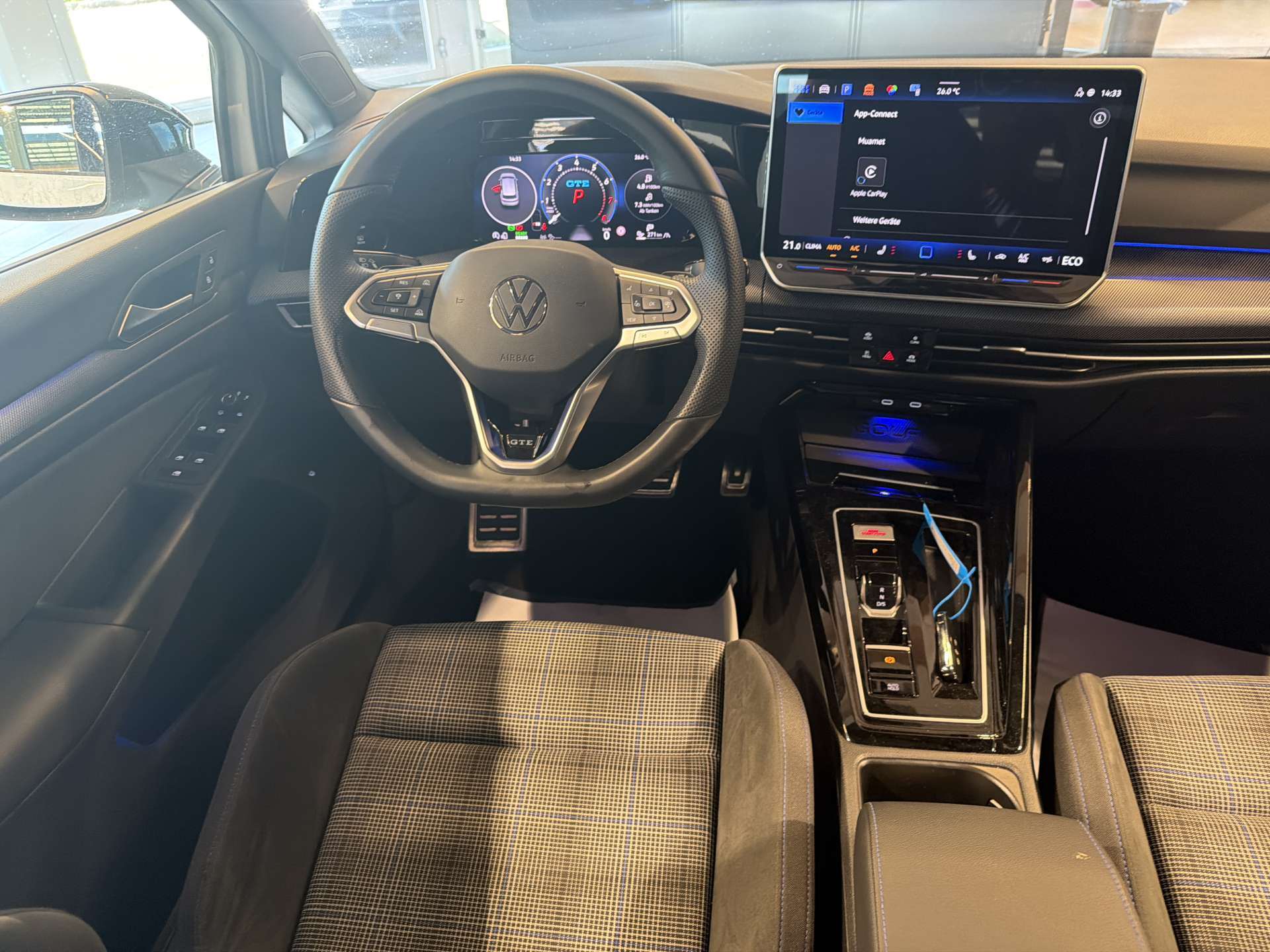VW Golf 1.5 TSi PHEV GTE DSG-Automat-image-4