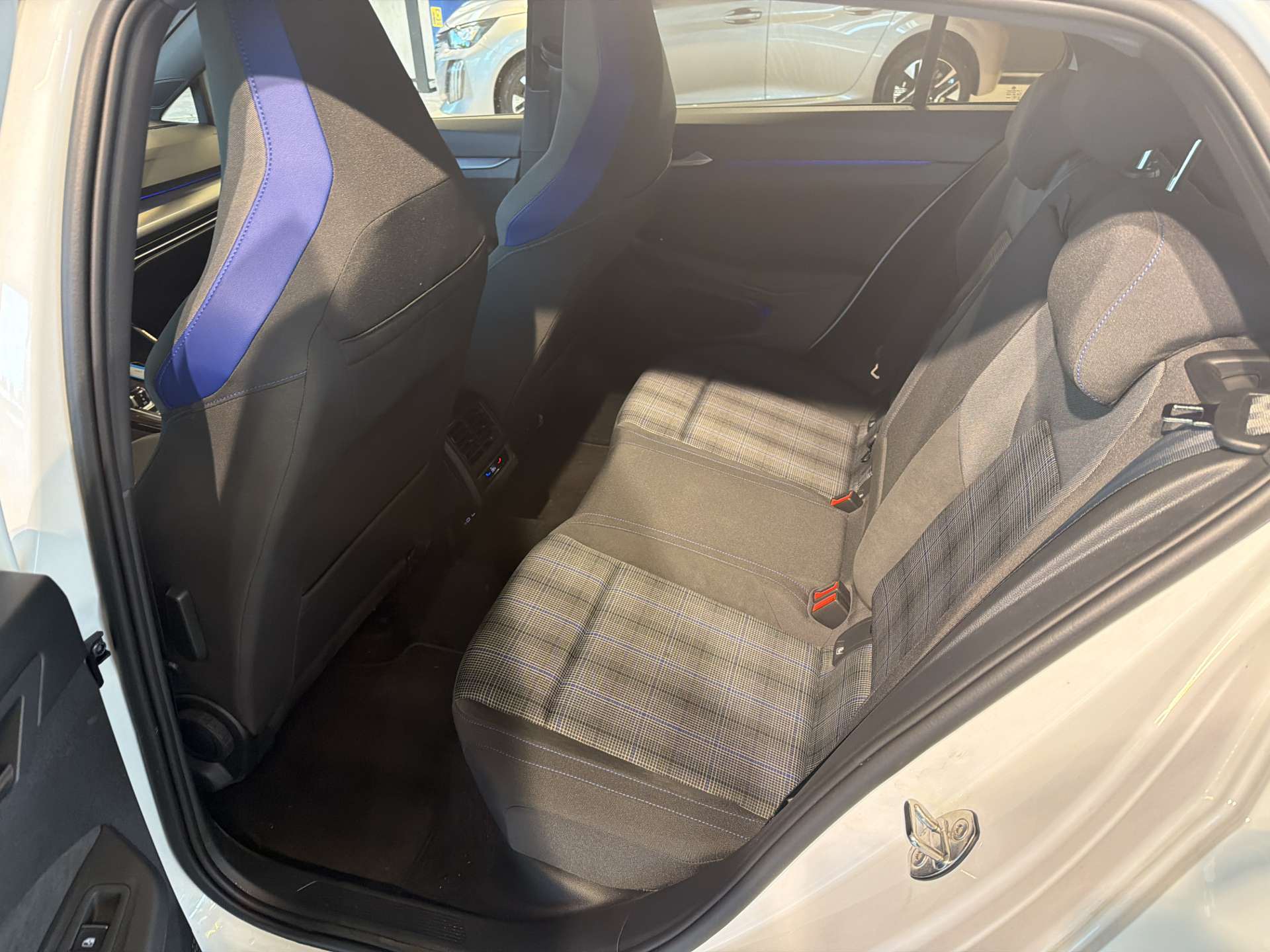 VW Golf 1.5 TSi PHEV GTE DSG-Automat-image-6
