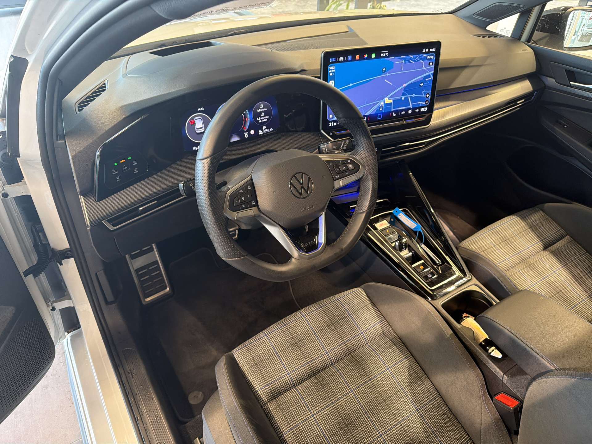 VW Golf 1.5 TSi PHEV GTE DSG-Automat-image-5