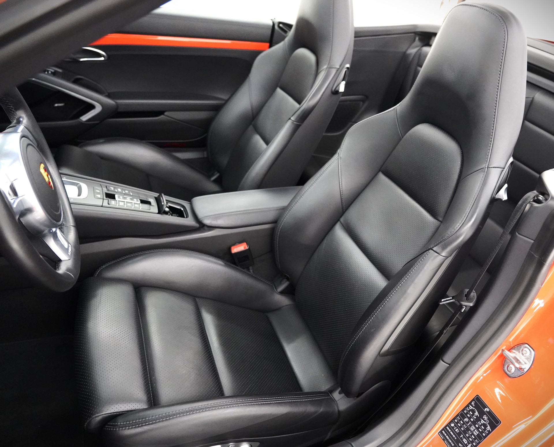 PORSCHE 911 Carrera 4 GTS Cabrio-image-8