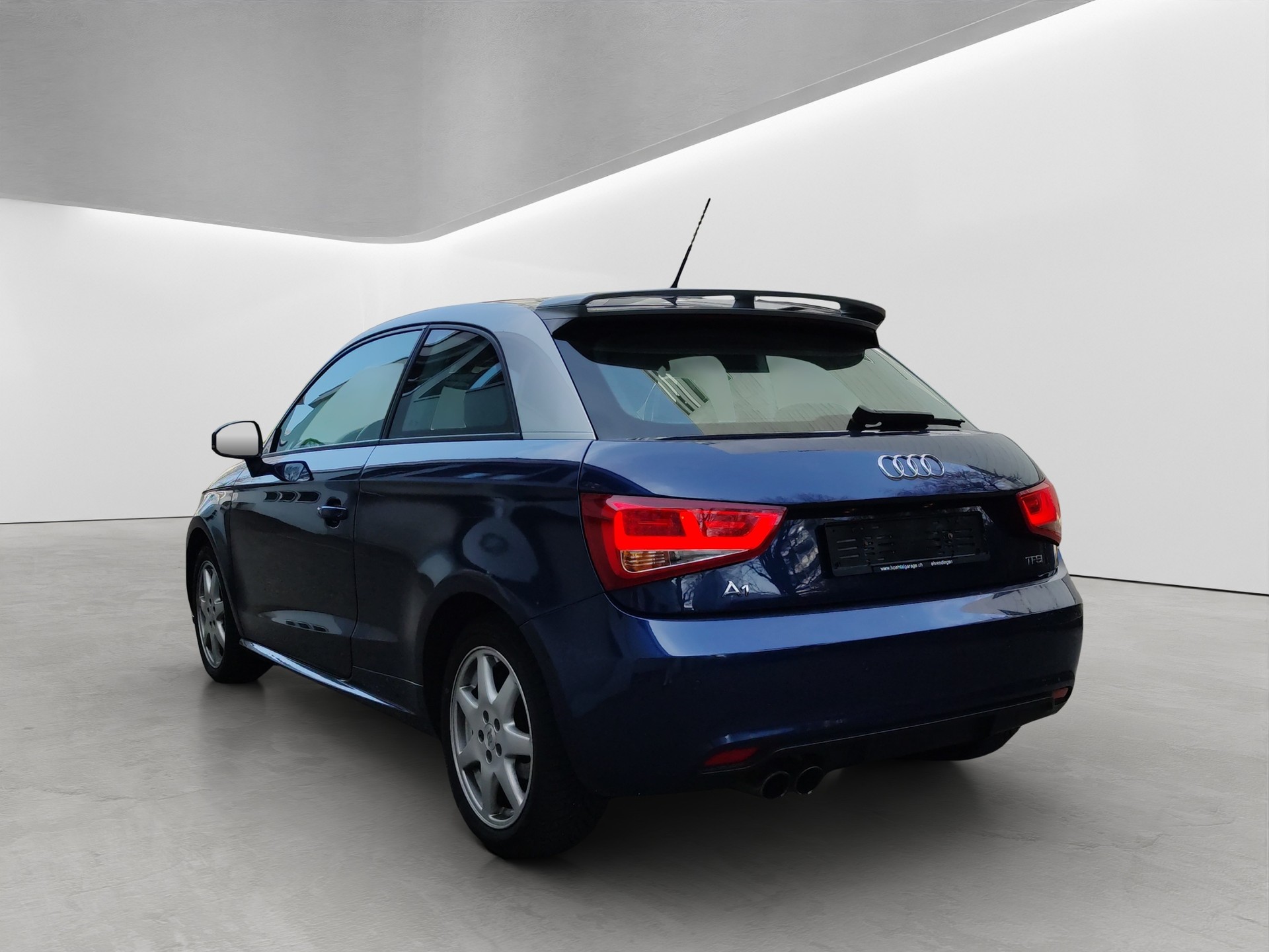 AUDI A1 1.4 TFSI Attraction S-tronic-showroom-element-3