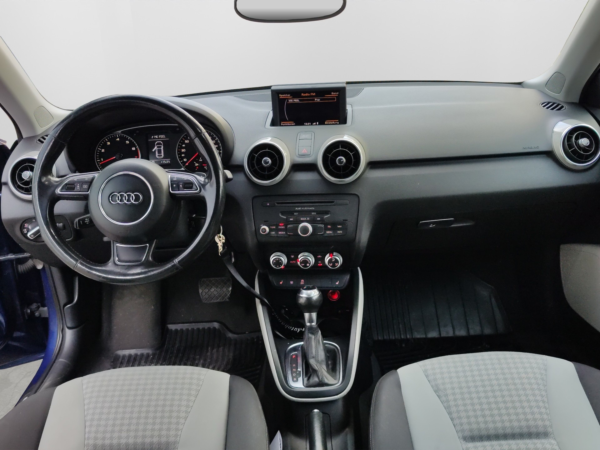 AUDI A1 1.4 TFSI Attraction S-tronic-image-15