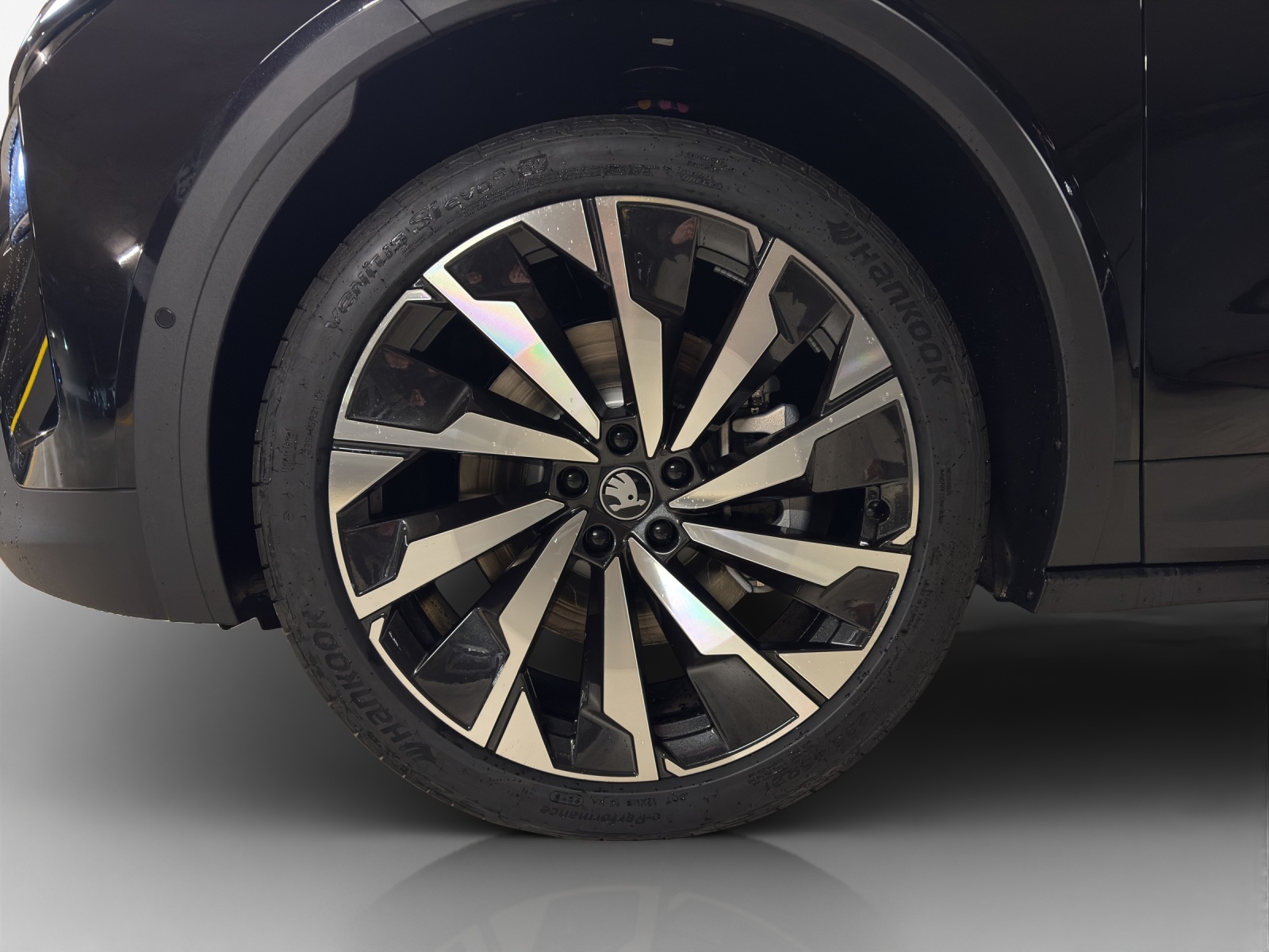 SKODA Elroq 85 Sportline-image-13