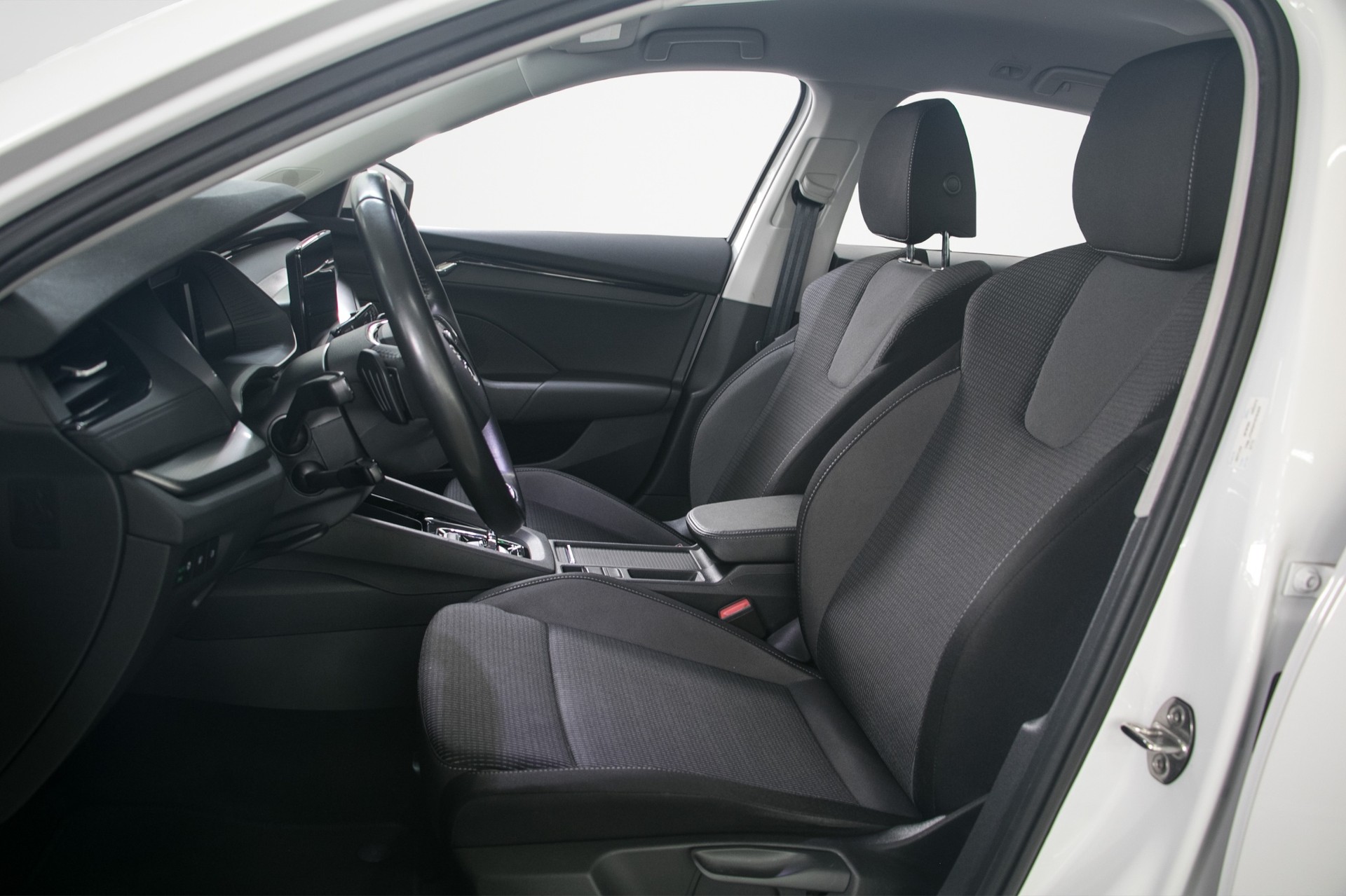 SKODA Octavia Combi 2.0 TDI DSG Ambition 4x4-image-8
