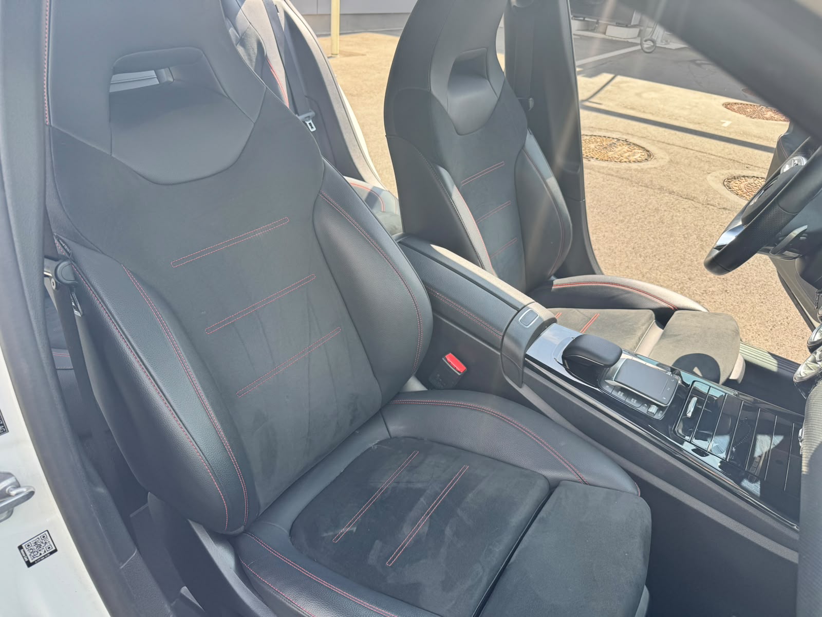 MERCEDES-BENZ A 200 AMG Line-image-4