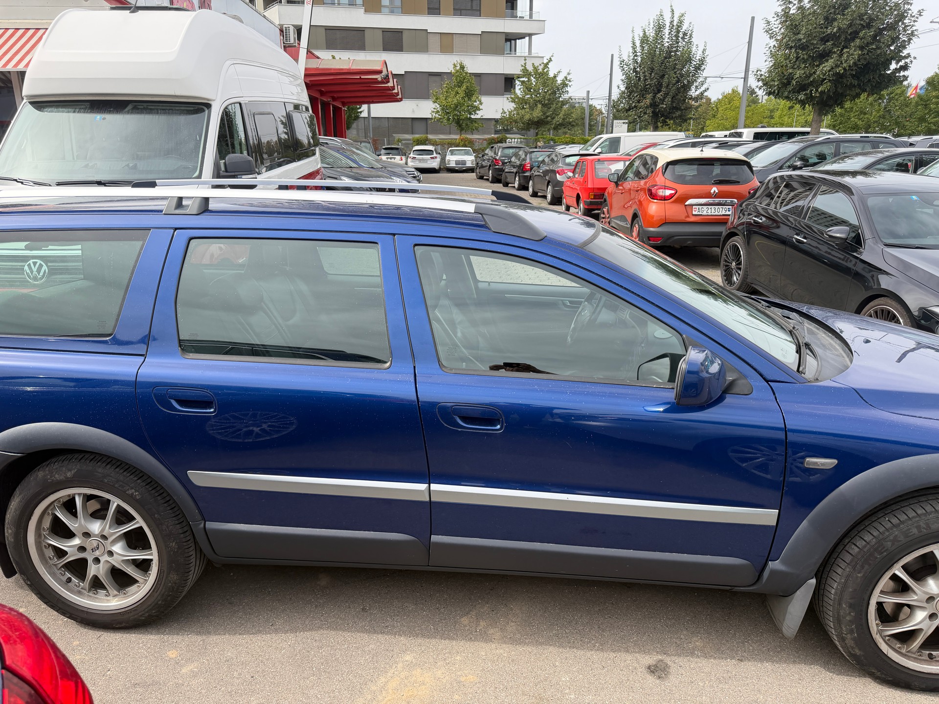 VOLVO XC70 D5 AWD Ocean Race-image-3