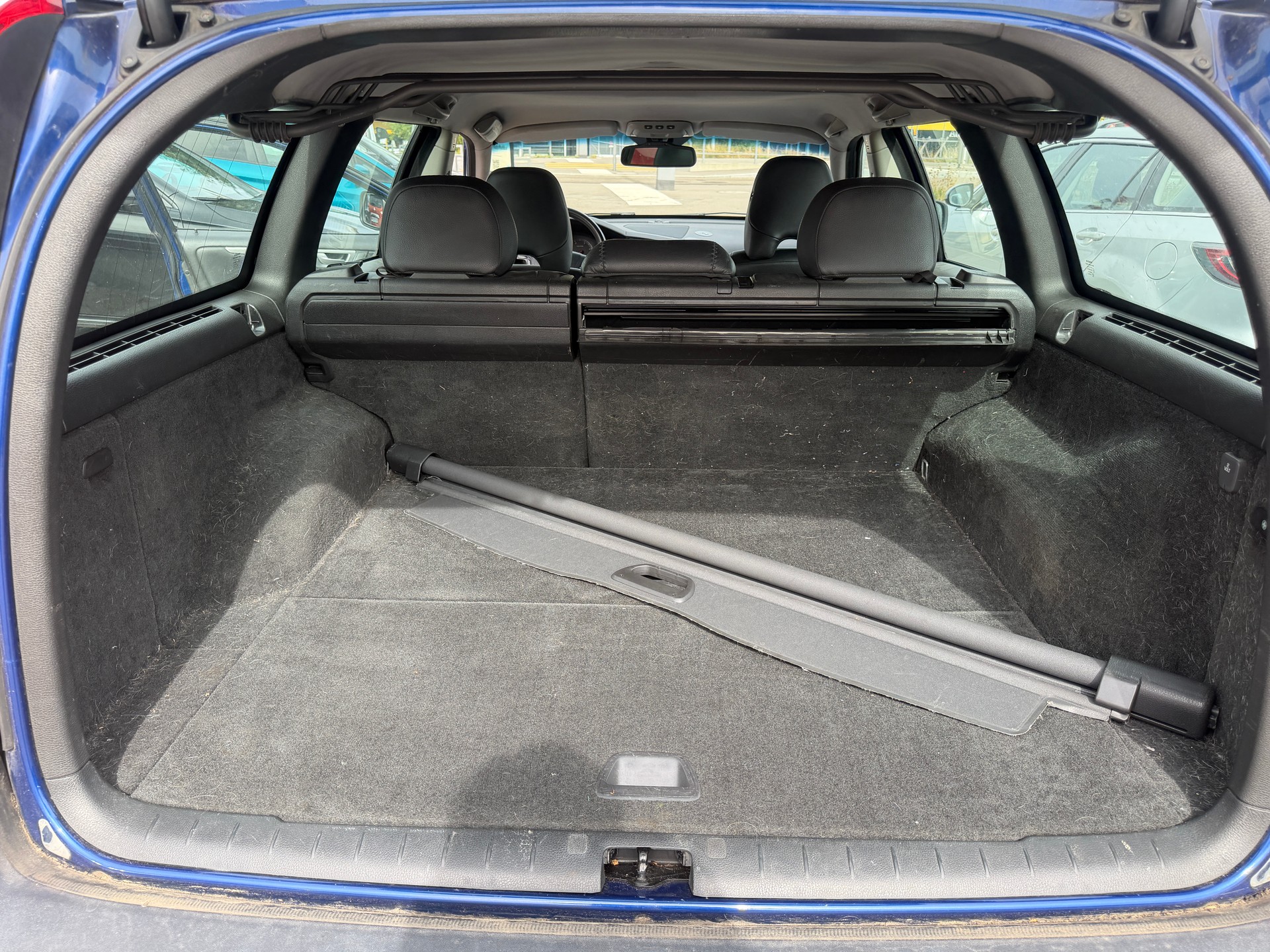 VOLVO XC70 D5 AWD Ocean Race-image-11