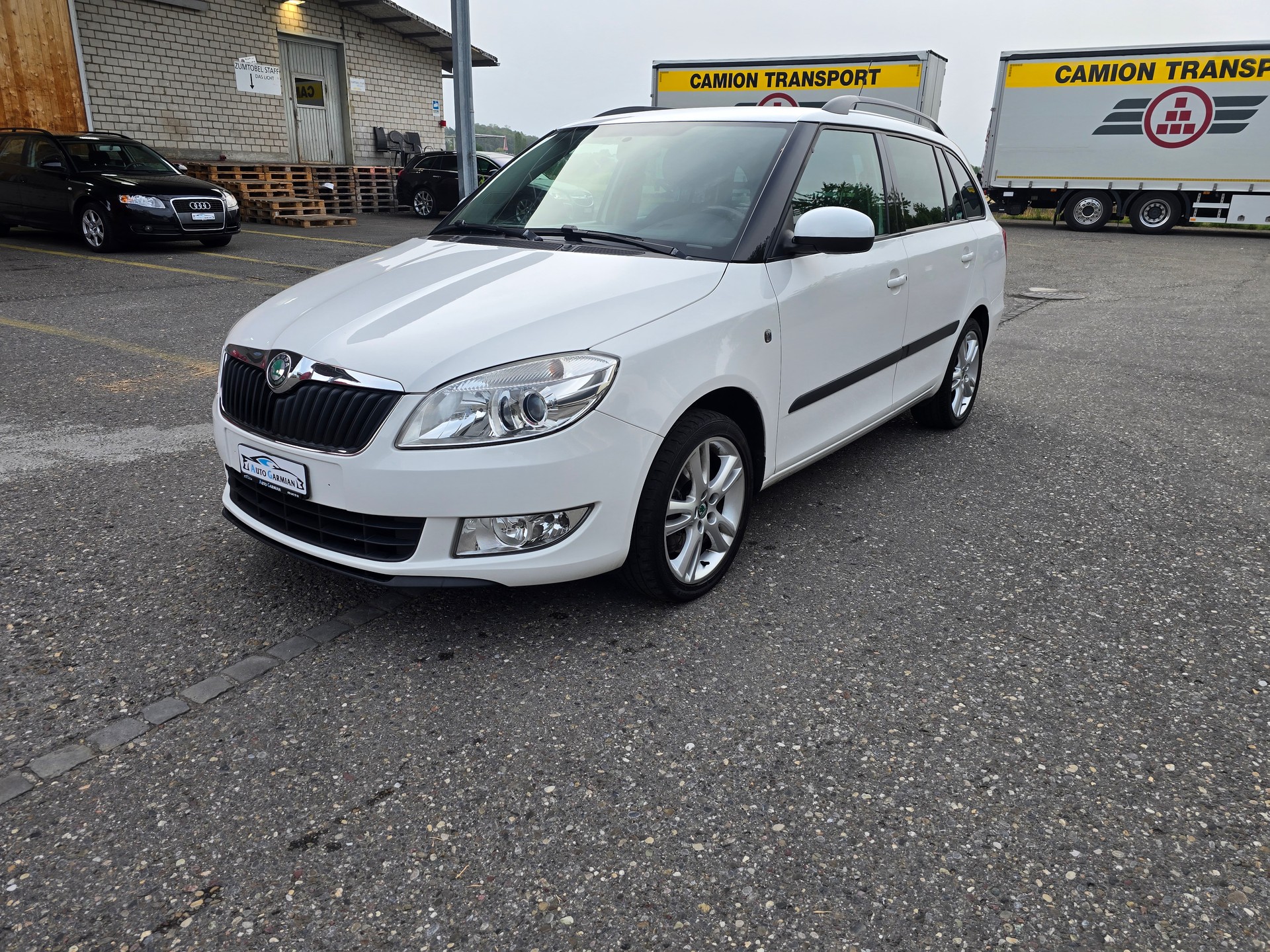 SKODA Fabia 1.2 TSI Classic DSG-image-2