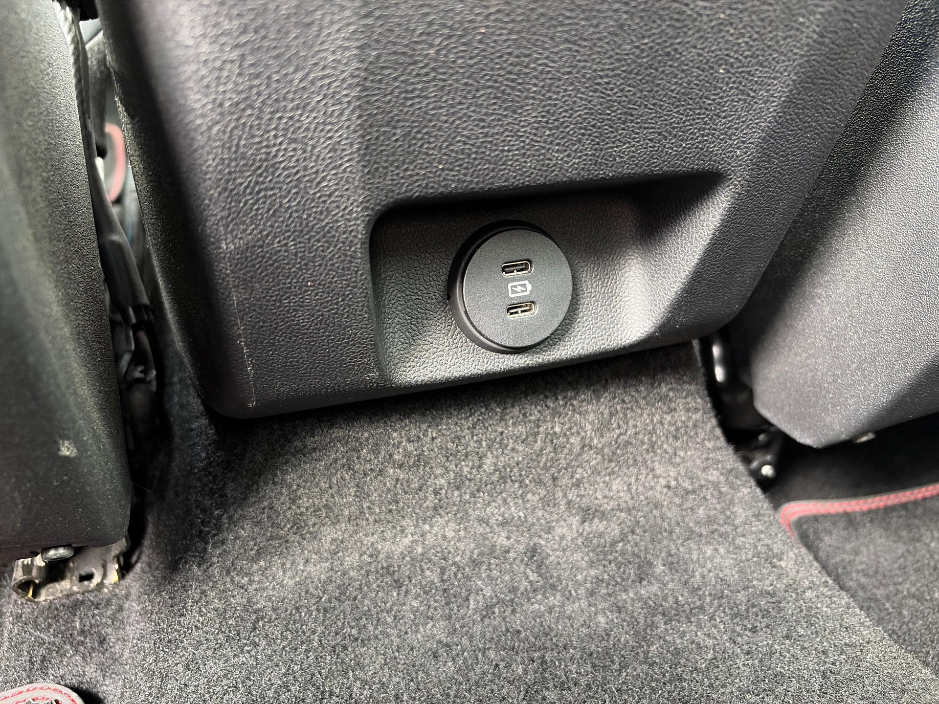 FORD Focus 1.0i EcoB Hybrid 155 ST-Line X-image-18