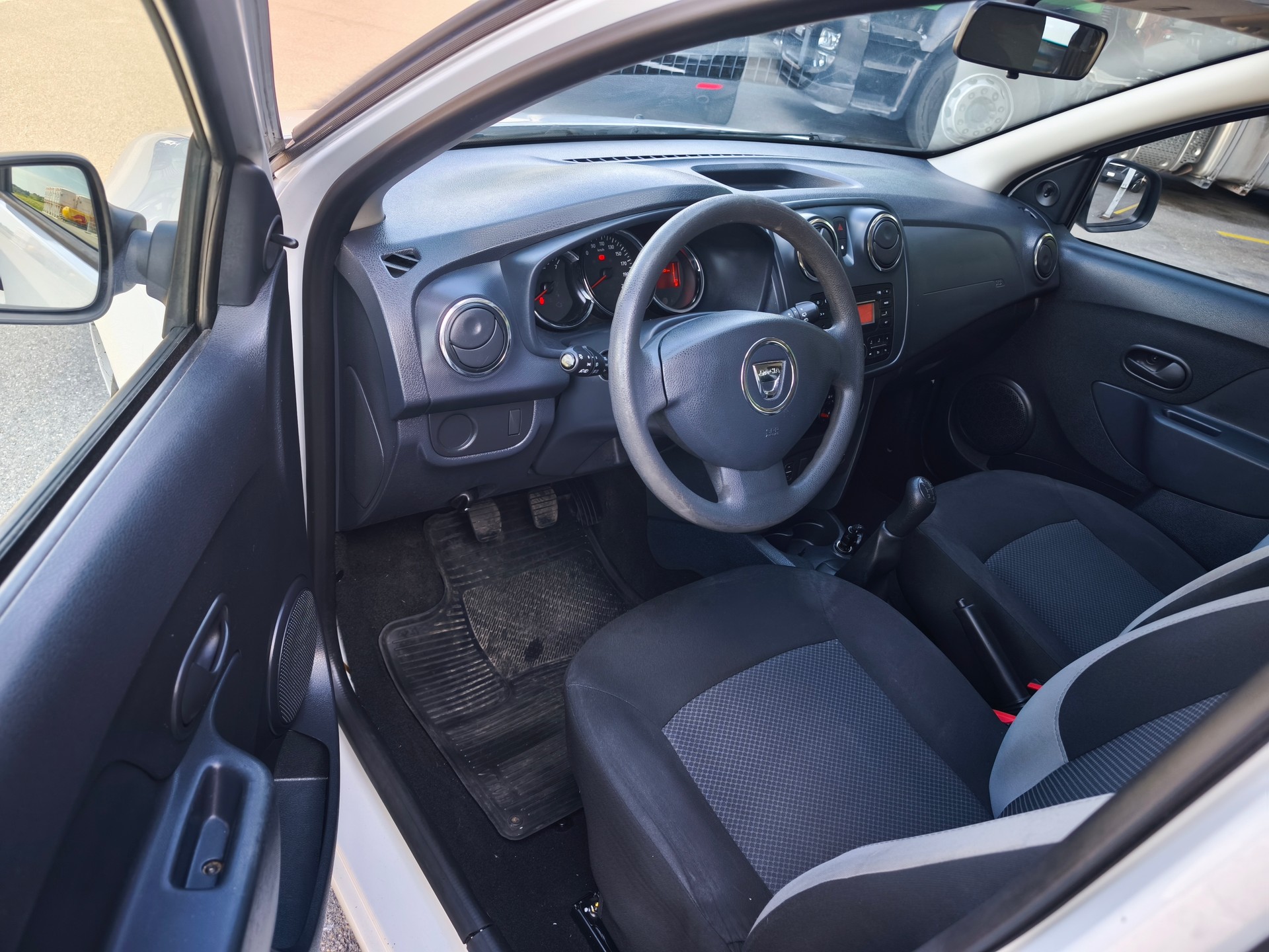 DACIA Sandero 1.2 Essential-image-8