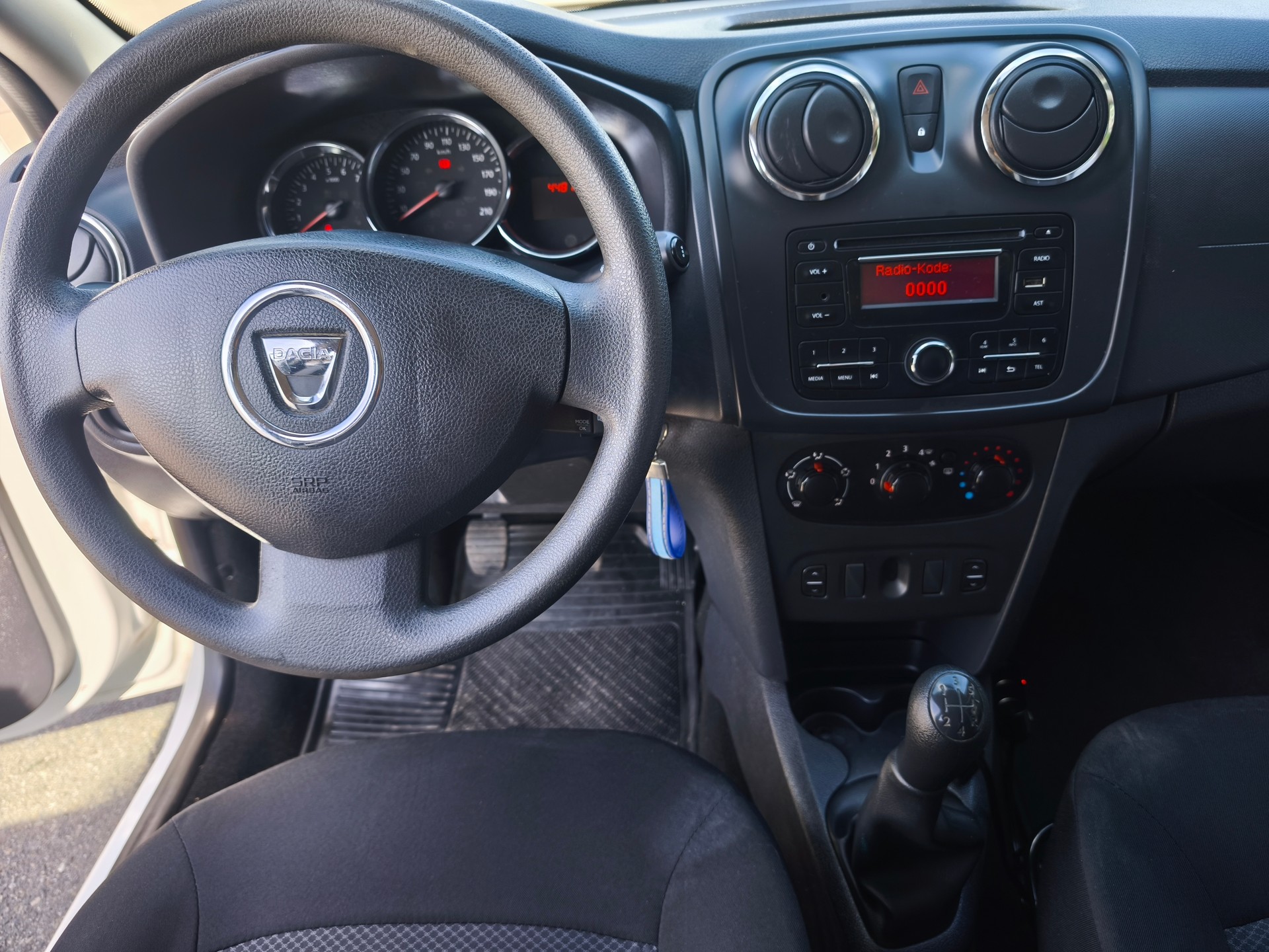 DACIA Sandero 1.2 Essential-image-10