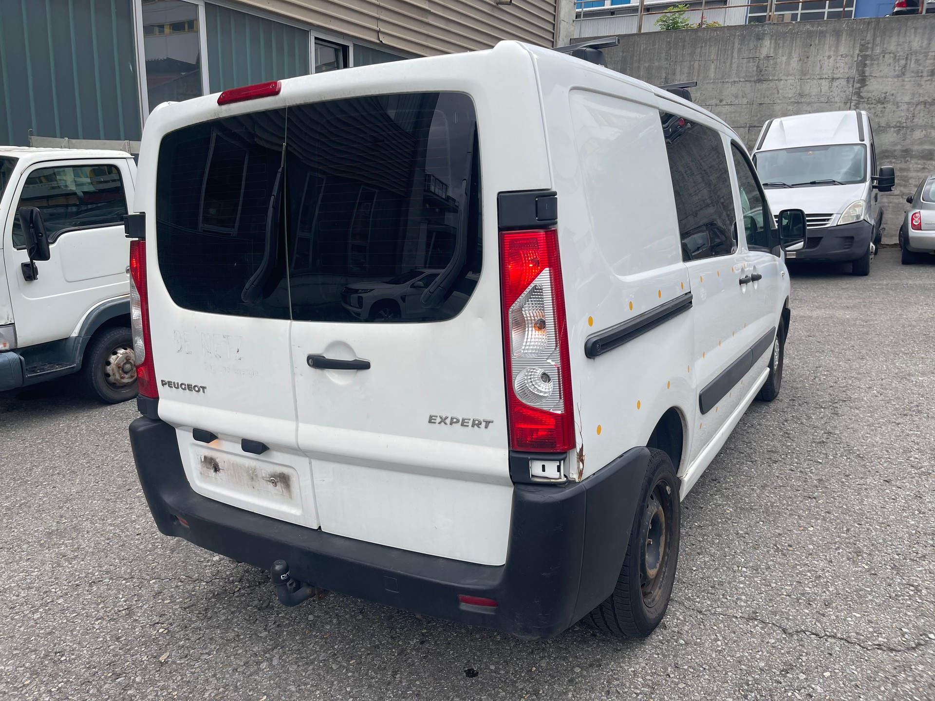 PEUGEOT Expert 2.0 HDi 229 L2H1-image-1