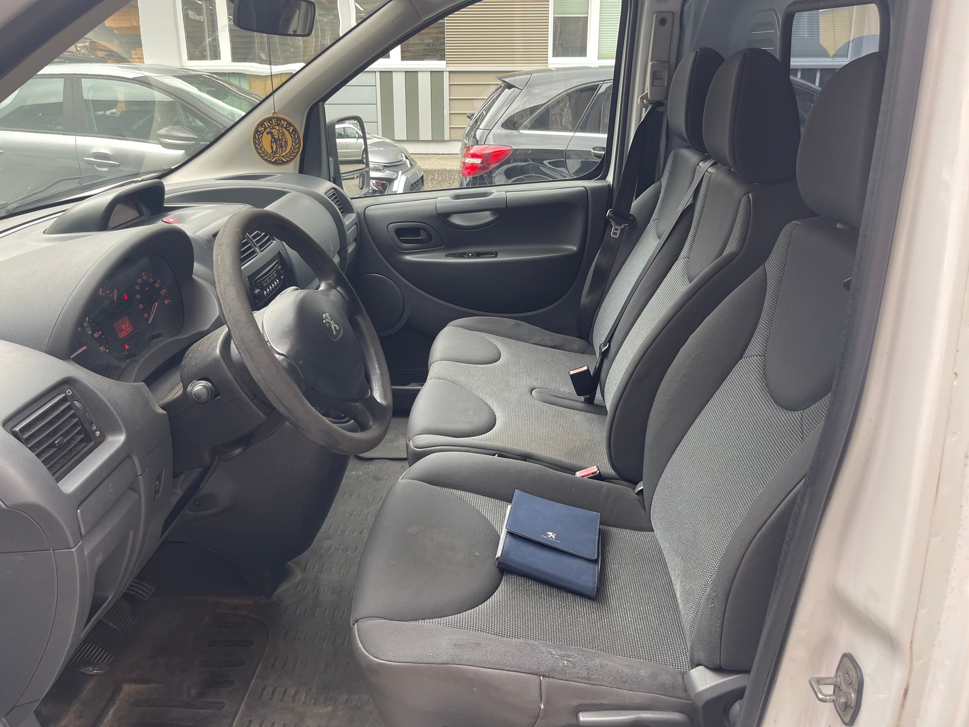 PEUGEOT Expert 2.0 HDi 229 L2H1-image-6