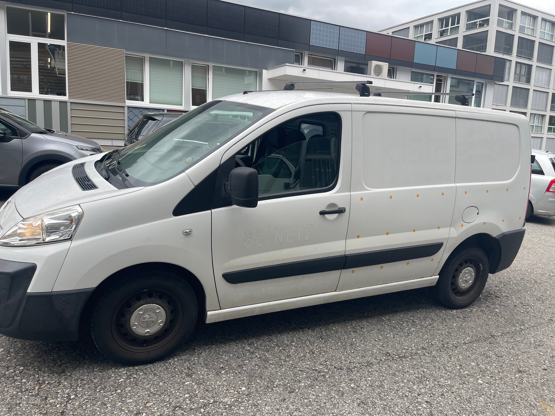 PEUGEOT Expert 2.0 HDi 229 L2H1-image-9