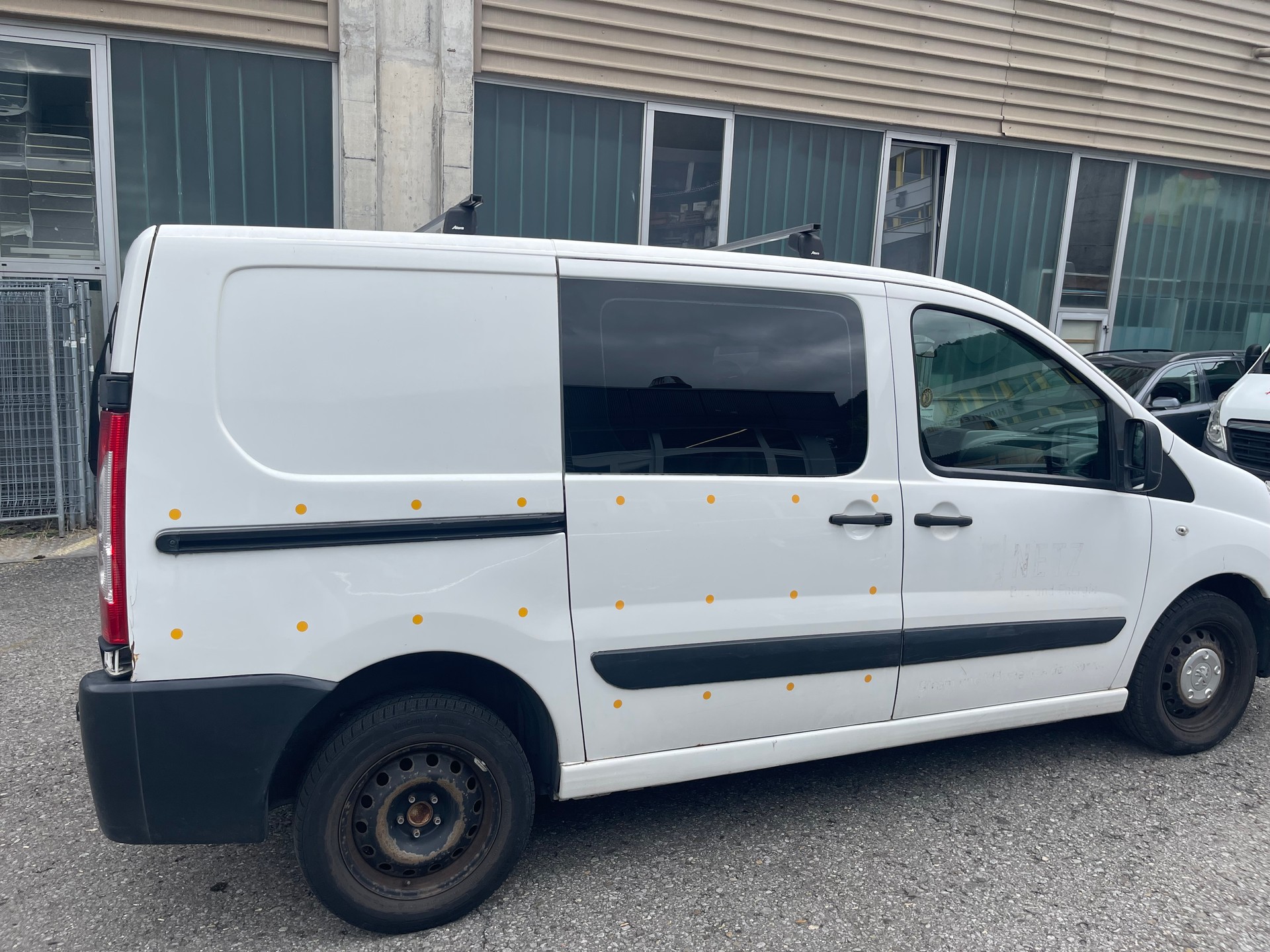 PEUGEOT Expert 2.0 HDi 229 L2H1-image-8