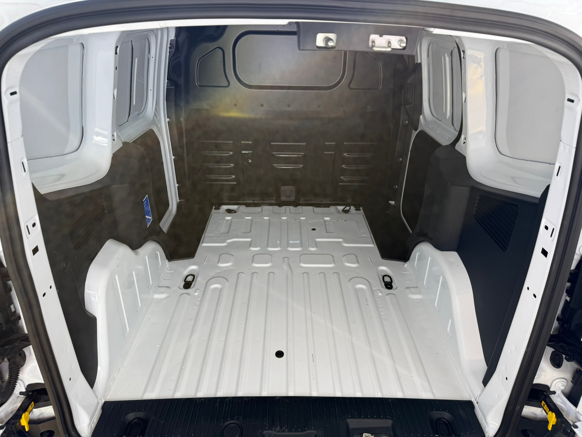 FORD Transit Courier Van 1.0 EcoBoost Trend Automat-image-6