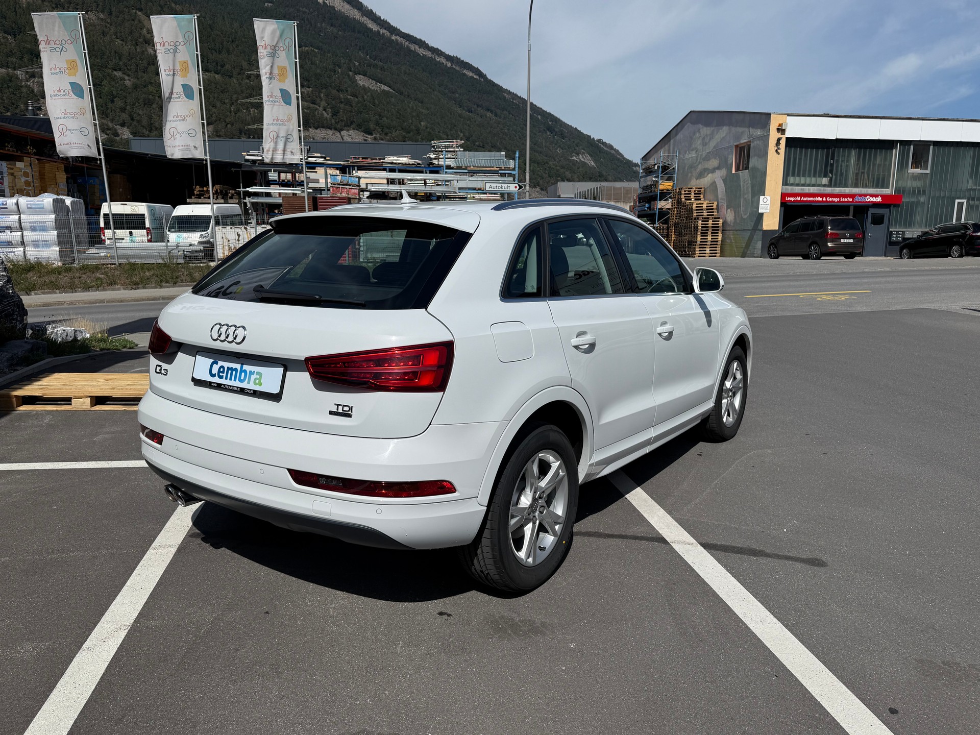 AUDI Q3 2.0 TDI sport quattro S-tronic-image-5