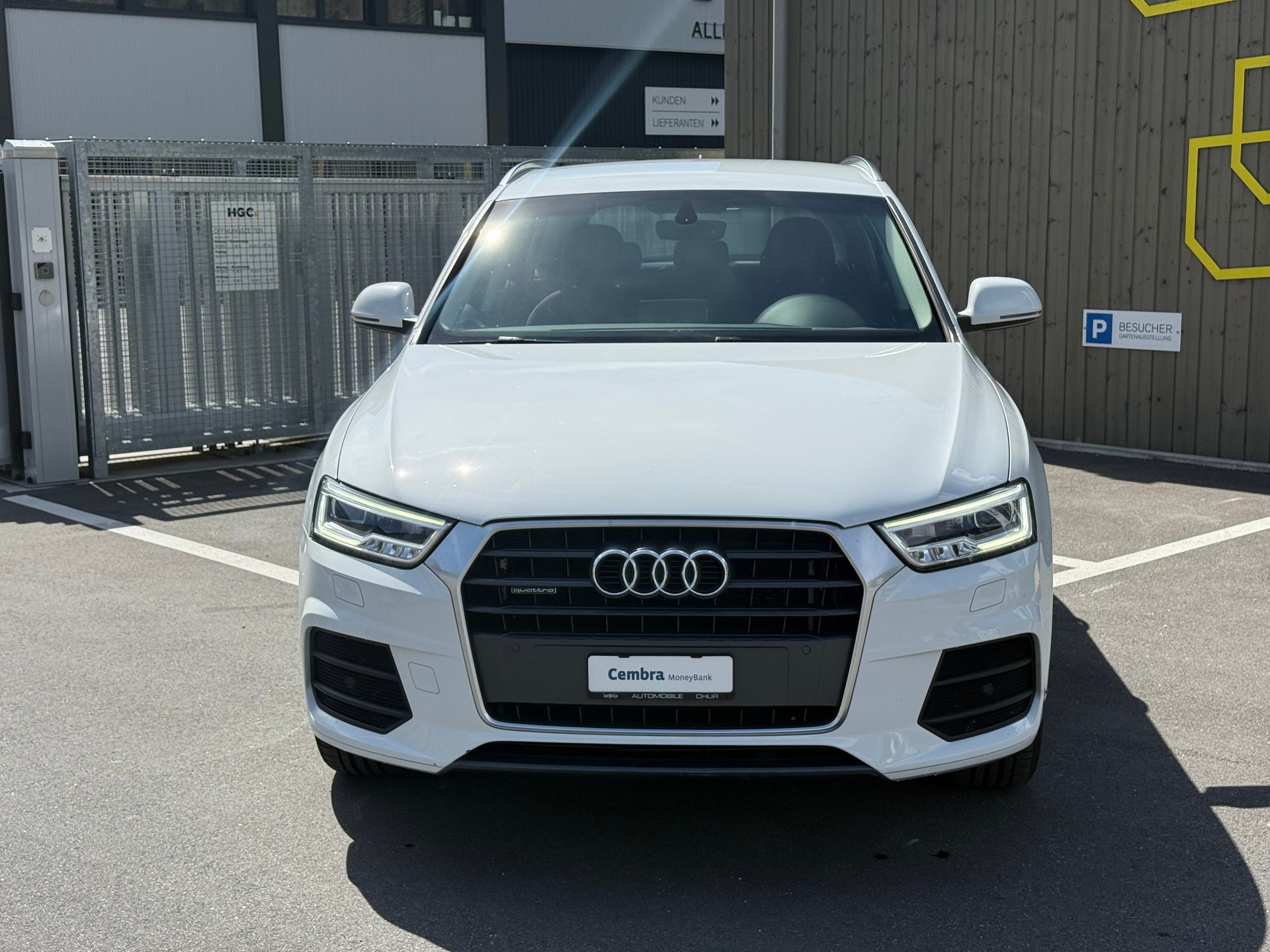 AUDI Q3 2.0 TDI sport quattro S-tronic-image-2