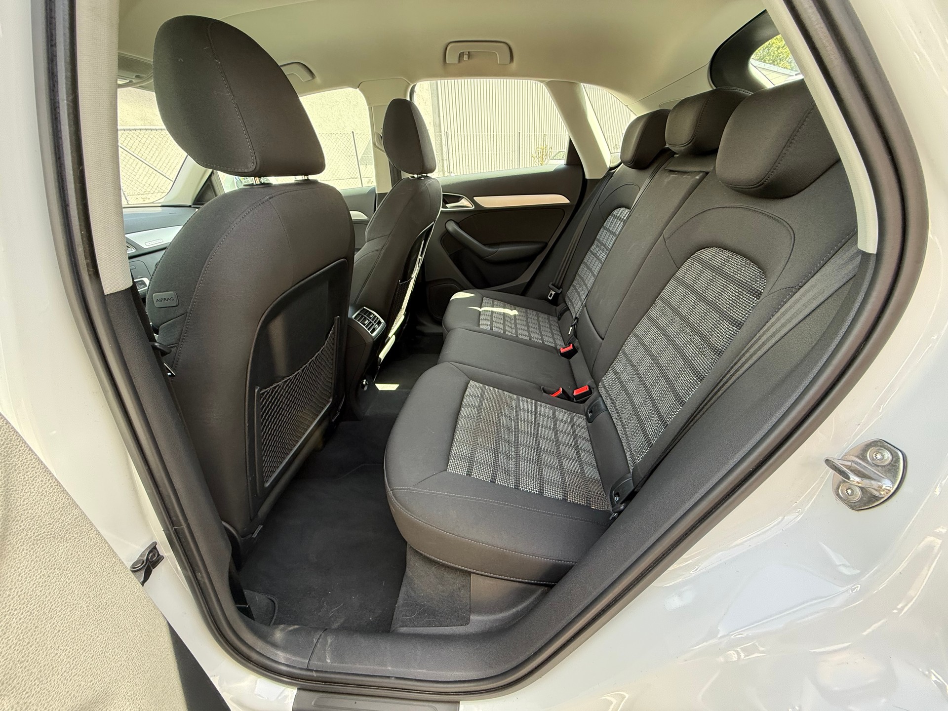 AUDI Q3 2.0 TDI sport quattro S-tronic-image-10