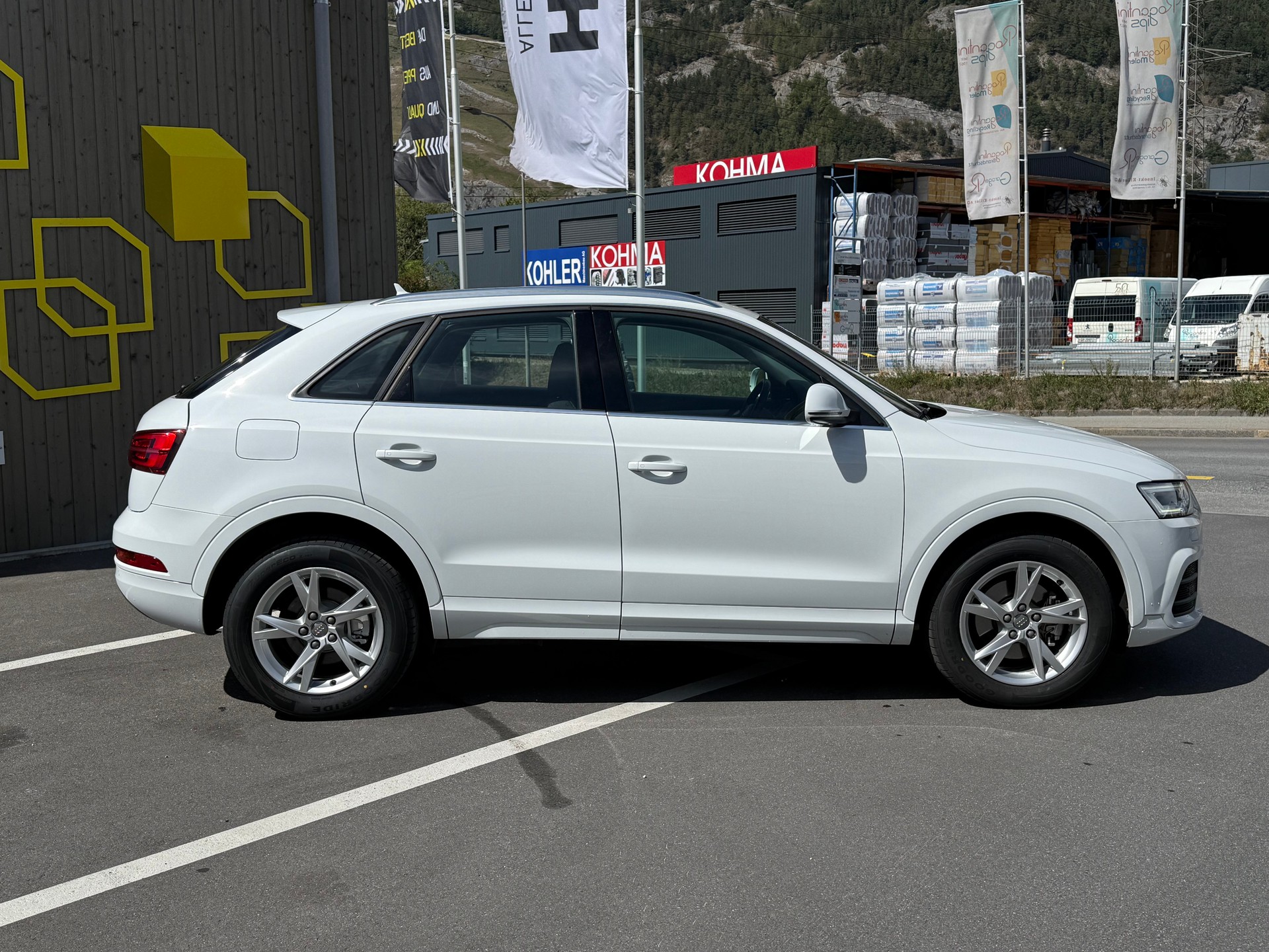 AUDI Q3 2.0 TDI sport quattro S-tronic-image-4