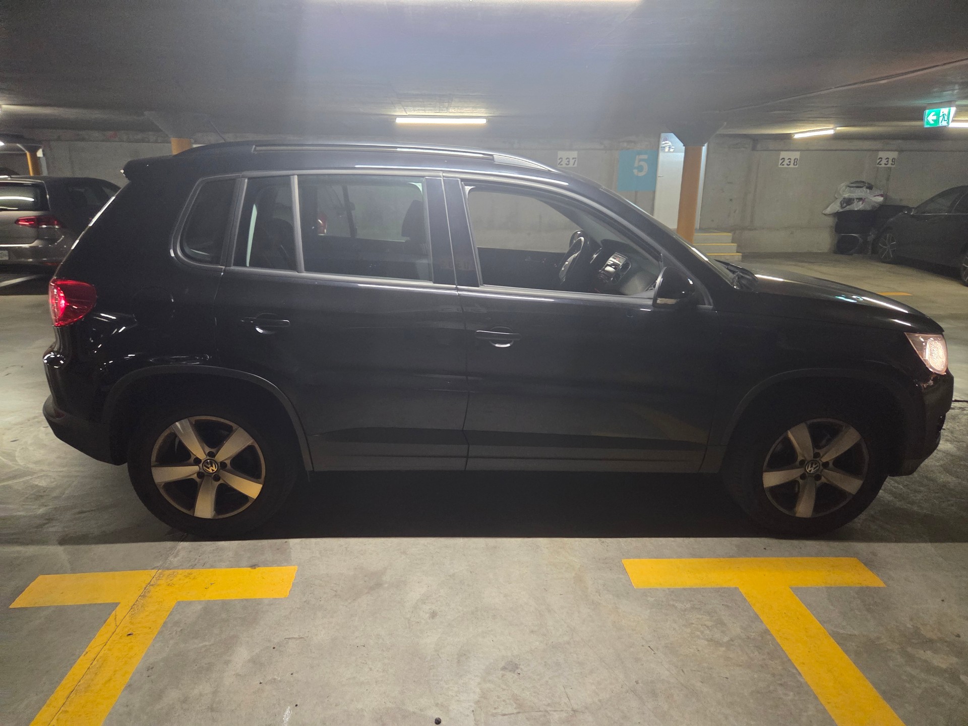 VW Tiguan 1.4 TSI BlueMotion Value 4x2-image-2