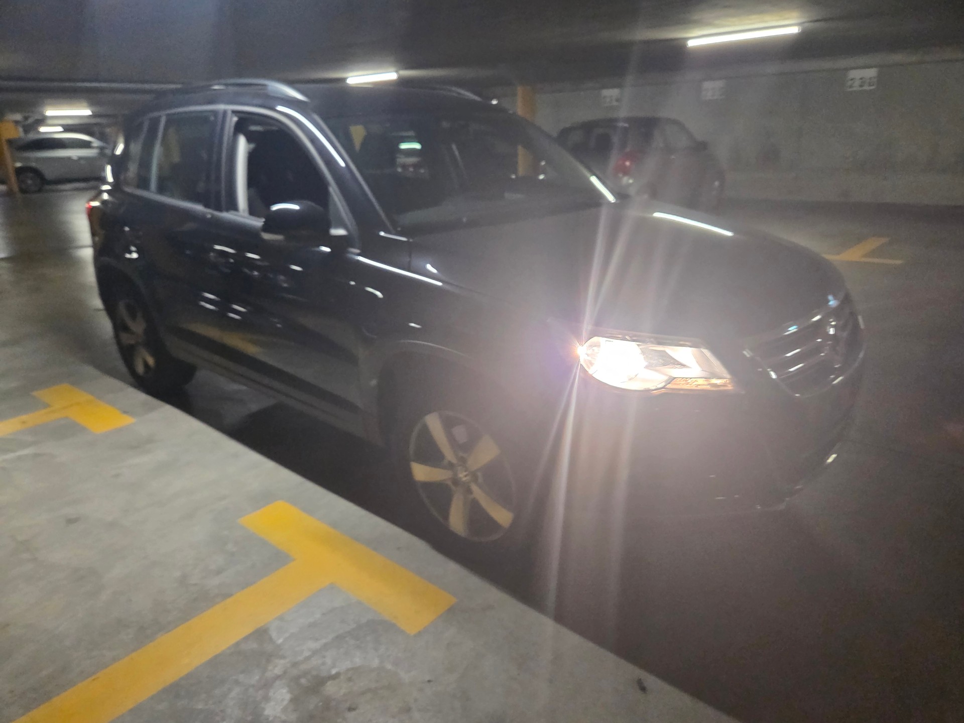 VW Tiguan 1.4 TSI BlueMotion Value 4x2-image-3