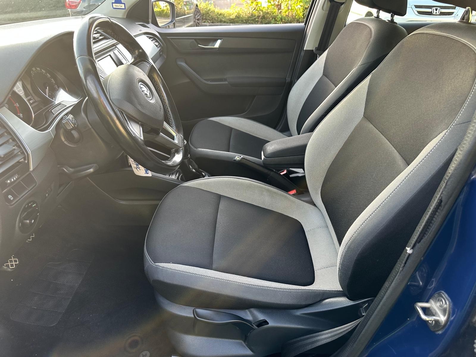 SKODA Fabia 1.2 TSI Ambition-image-11