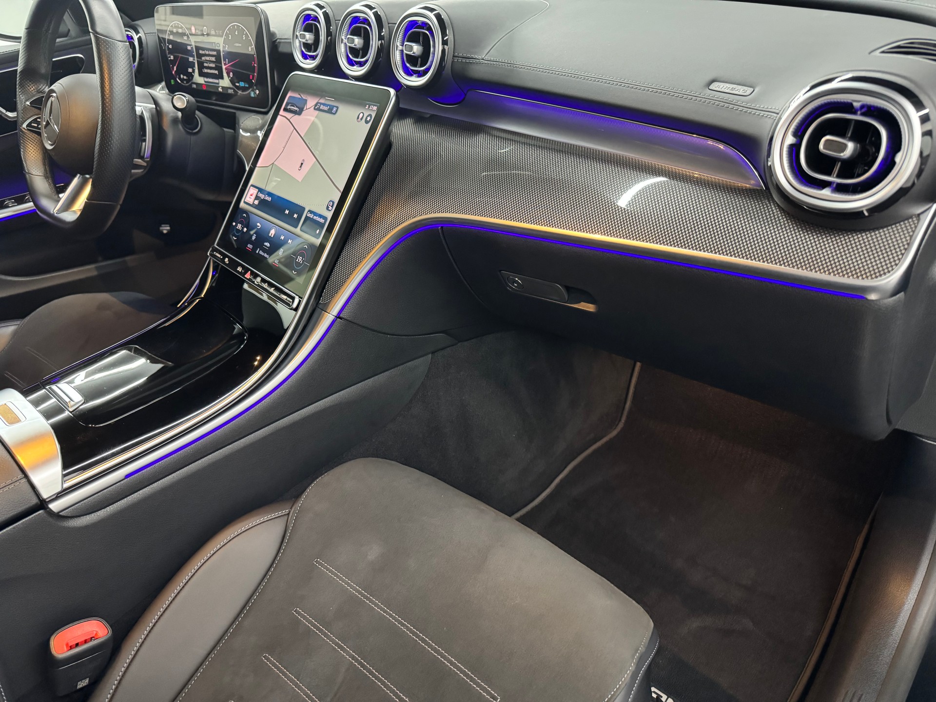 MERCEDES-BENZ C 200 T AMG Line-image-11