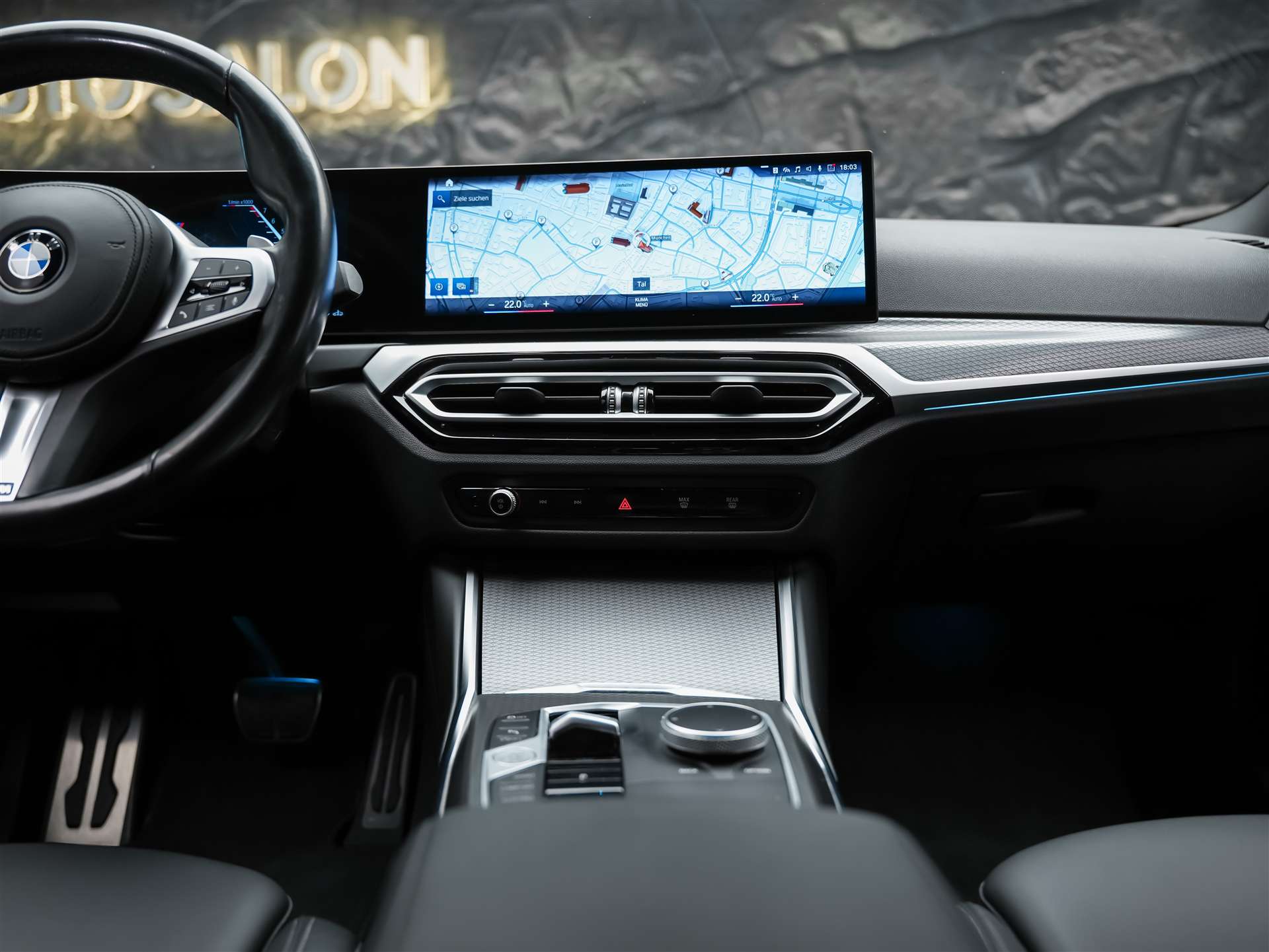BMW 320i Steptronic M Sport Pro *20" Felgen*Akustik*Ambientebeleuchtung*-image-19