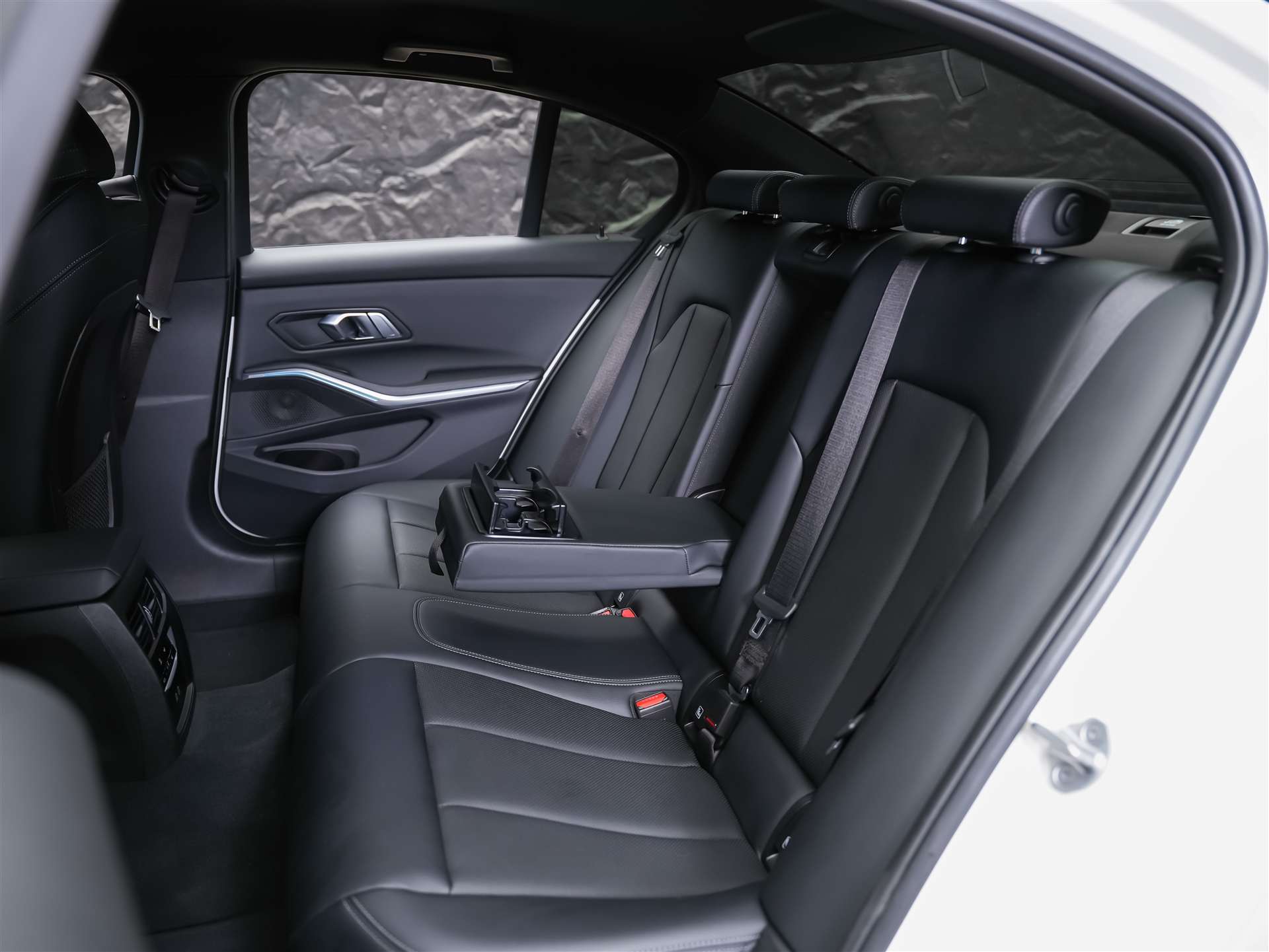 BMW 320i Steptronic M Sport Pro *20" Felgen*Akustik*Ambientebeleuchtung*-image-12